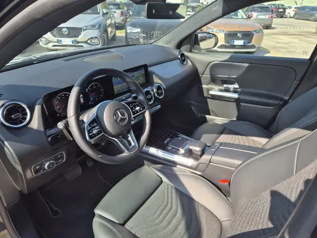 Mercedes-Benz Gla view 6