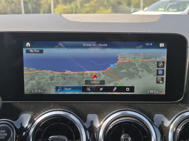 Mercedes-Benz Gla view 11