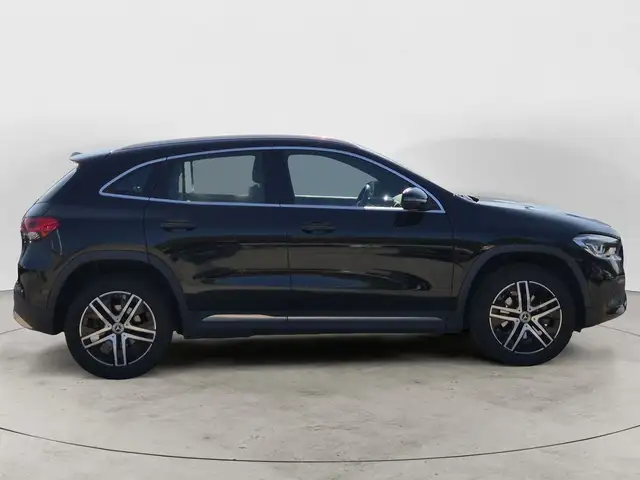 Mercedes-Benz Gla view 5