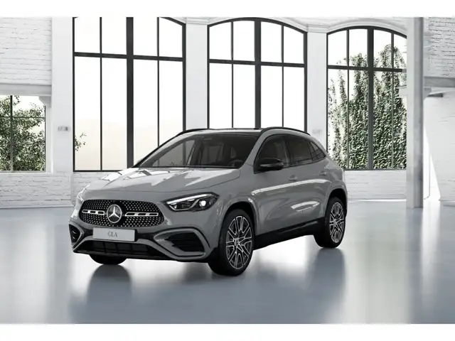Mercedes-Benz GLA view 2