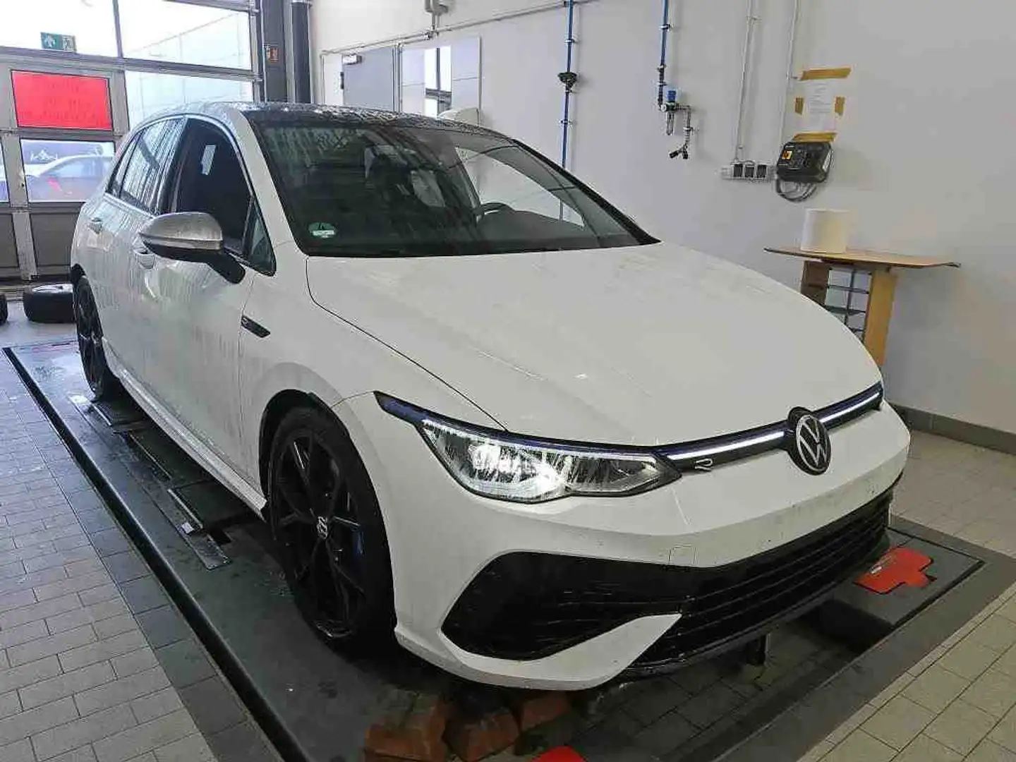 Volkswagen Golf VIII R Performance 2.0 TSI 4Motion DSG R Perfor... Weiß - 2