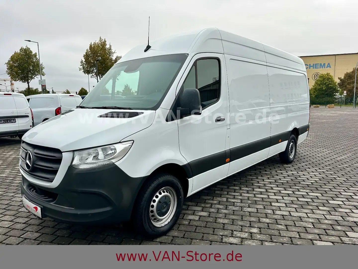 Mercedes-Benz Sprinter 317 MAXI MBUX/DAB/NAV/TEMP/RFK/AHK 3.5T Weiß - 2