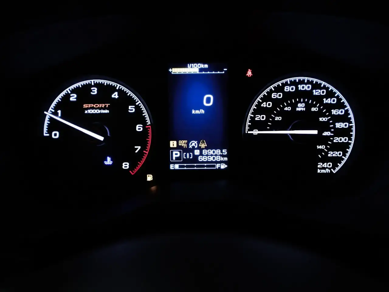 Subaru Forester снимка Subaru Forester