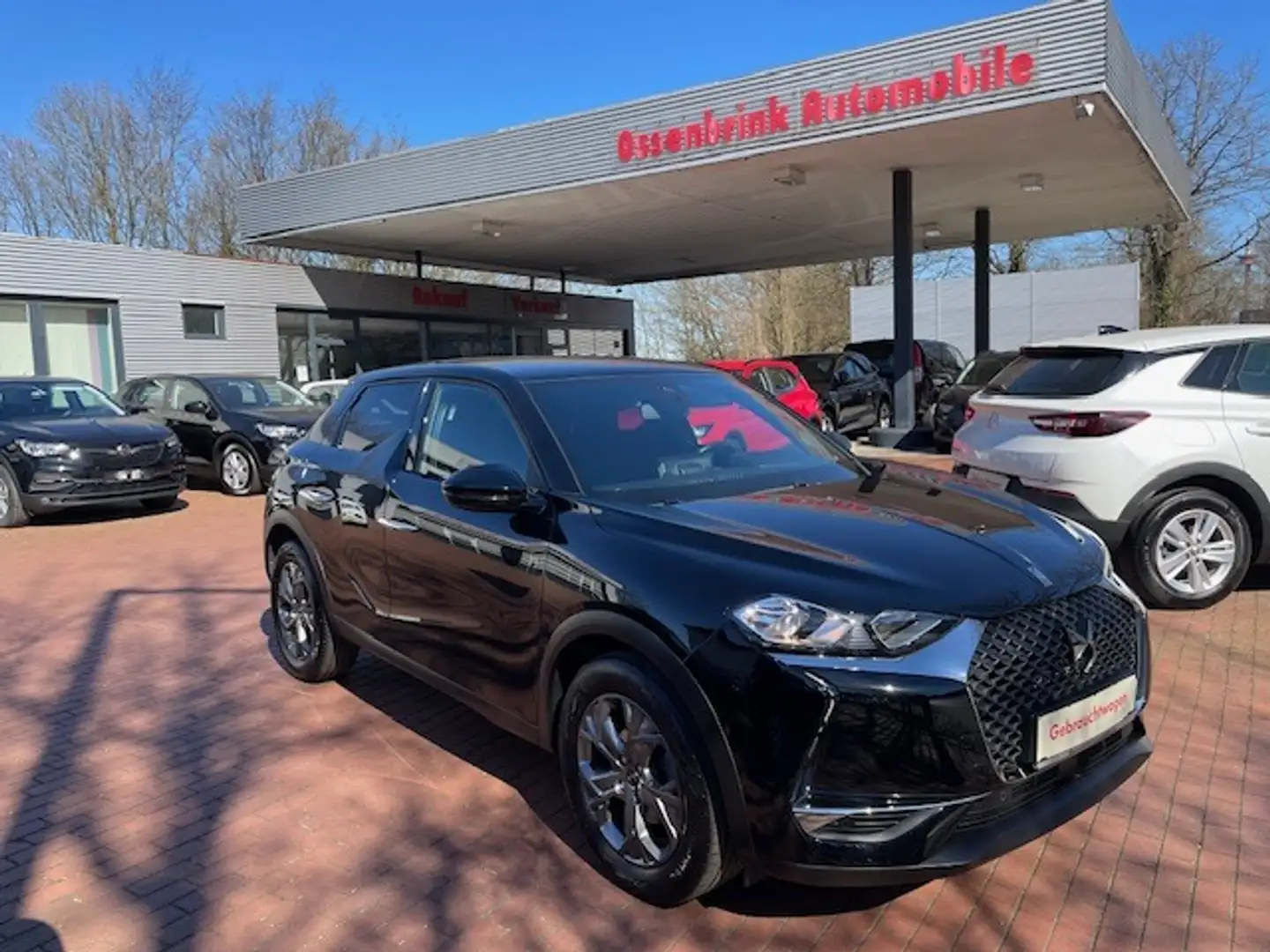 DS Automobiles DS 3 Crossback DS3 *Navi*DAB*Spur*PDC*CarPlay* PureTech 100 BASTI Schwarz - 1