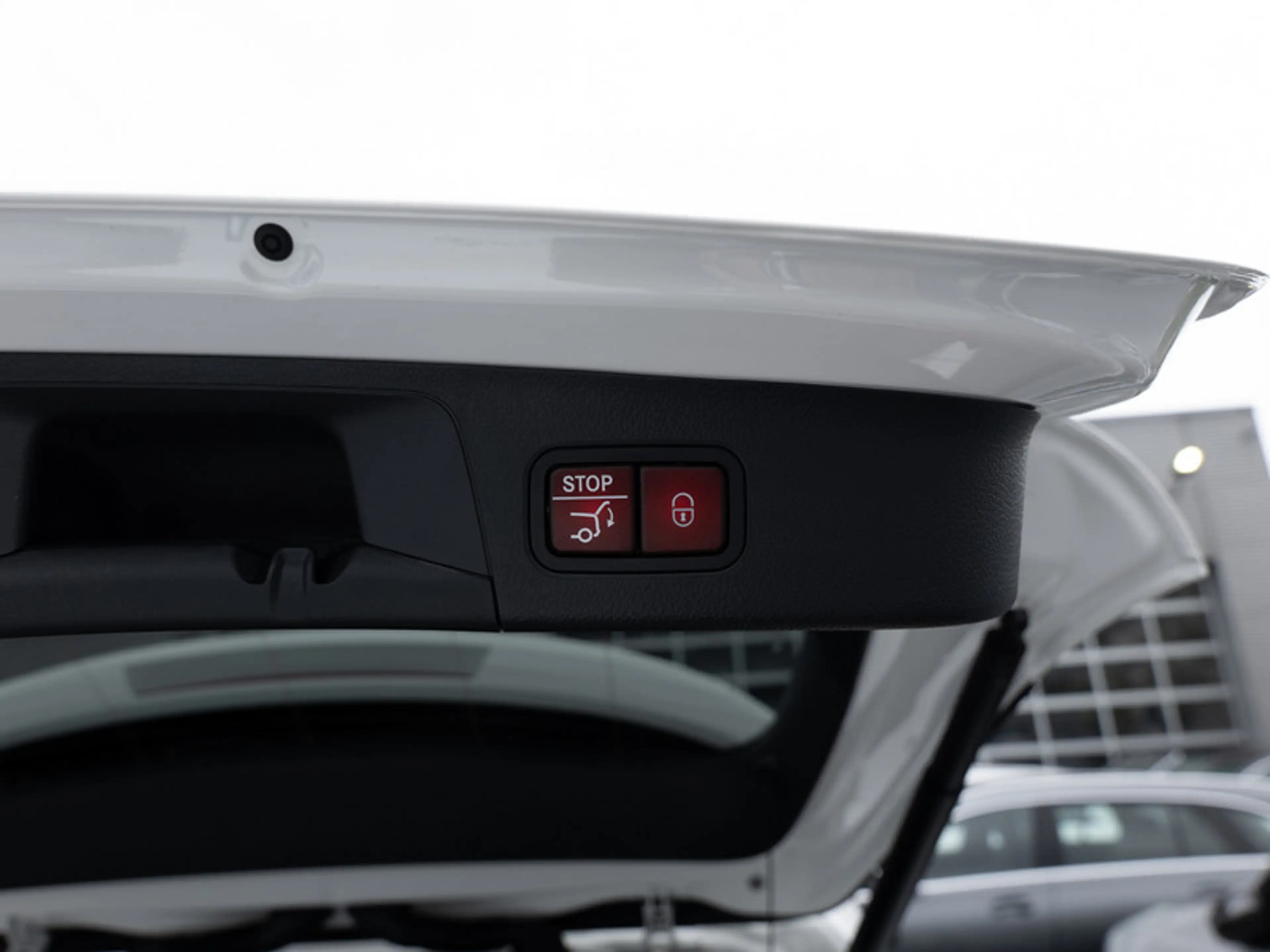 Mercedes-Benz EQA 300 4M AMG-Sport/LED/Cam/Night/Ambiente/20' — photo 8