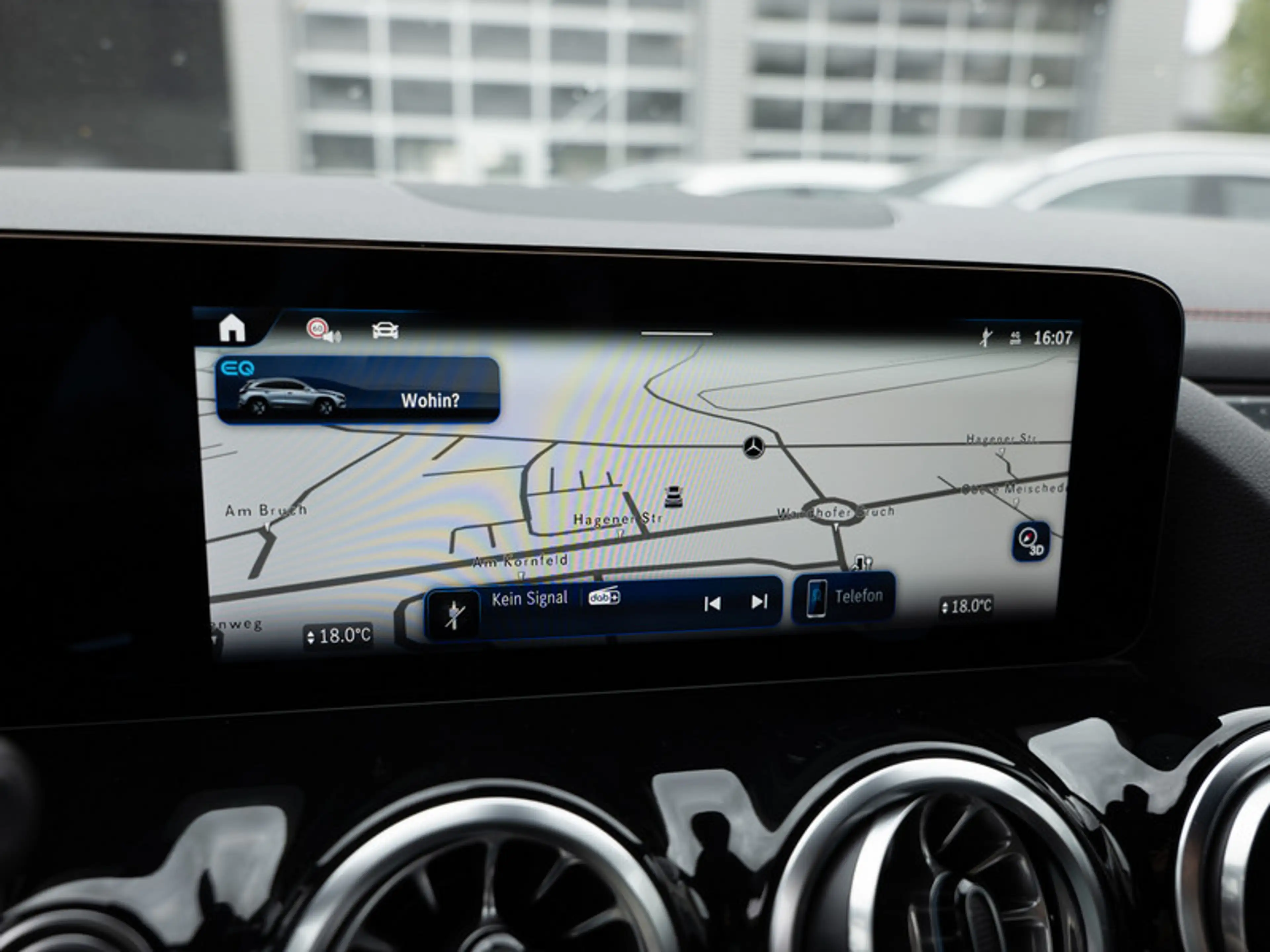 Mercedes-Benz EQA 300 4M AMG-Sport/LED/Cam/Night/Ambiente/20' — photo 10