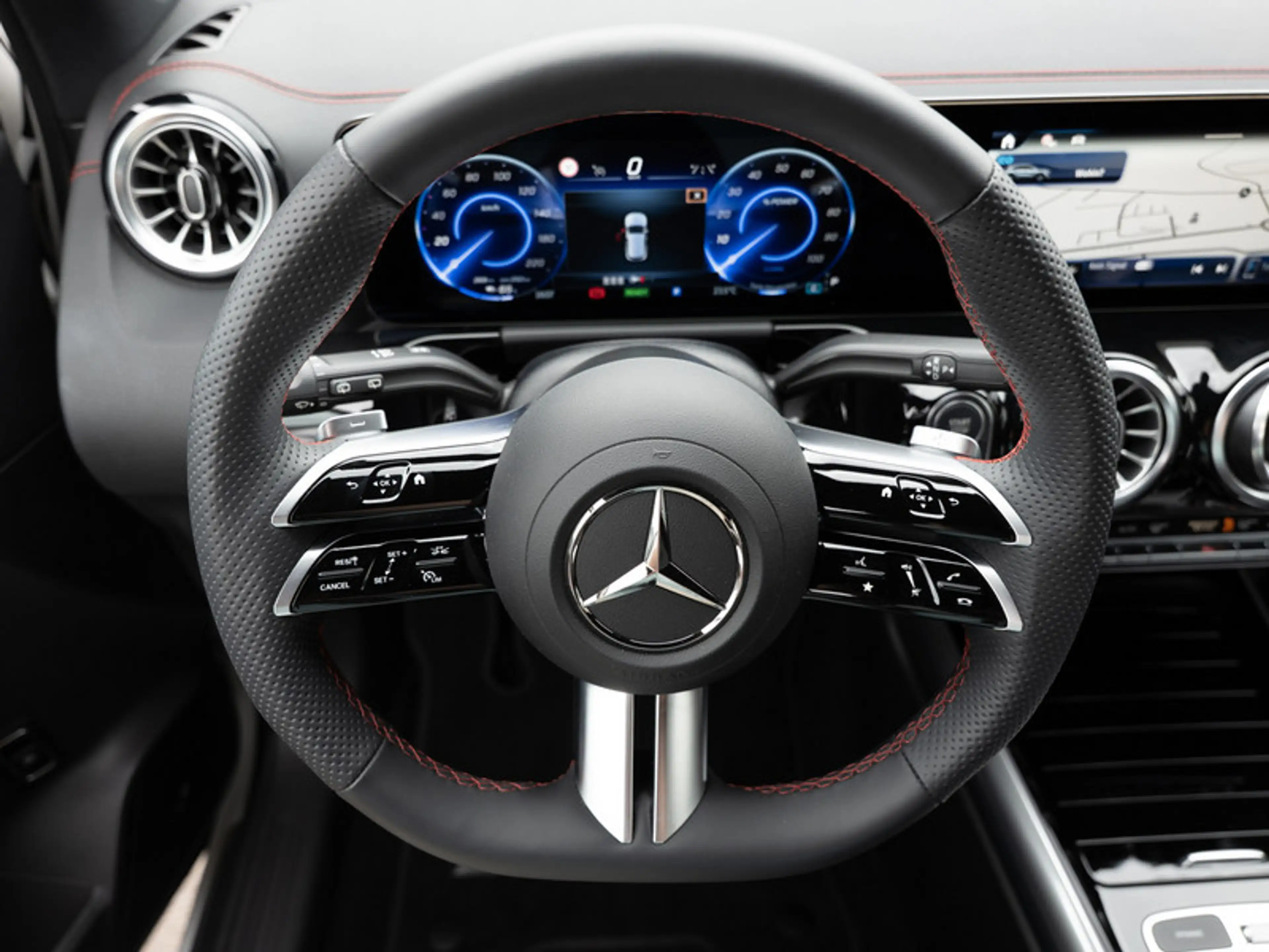 Mercedes-Benz EQA 300 4M AMG-Sport/LED/Cam/Night/Ambiente/20' — photo 9