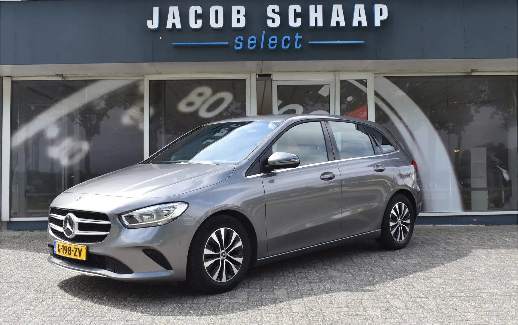 Mercedes-Benz B 180 Business Solution Automaat / Airco / Camera / Navi Grijs - 1