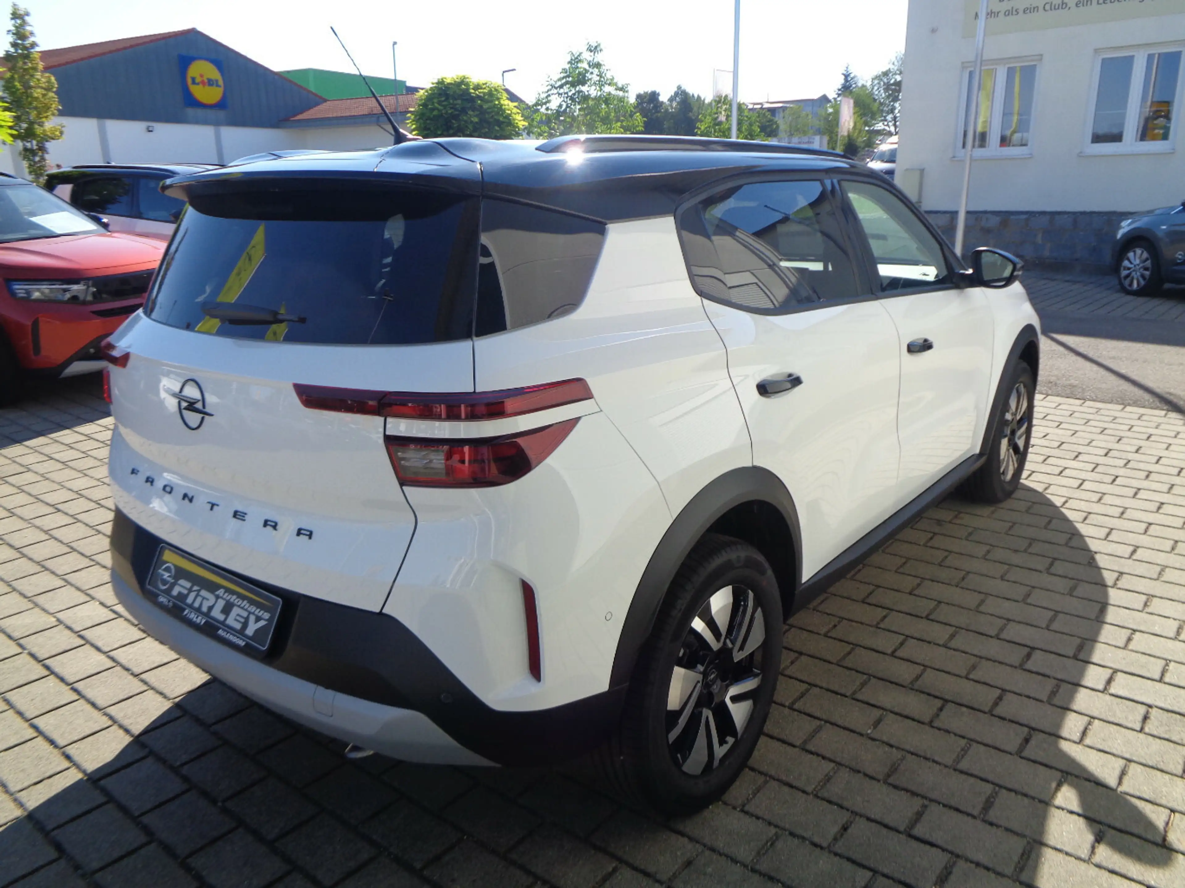 Opel Frontera Ultimate 1.2 107 kW Mild Hybrid — photo 4