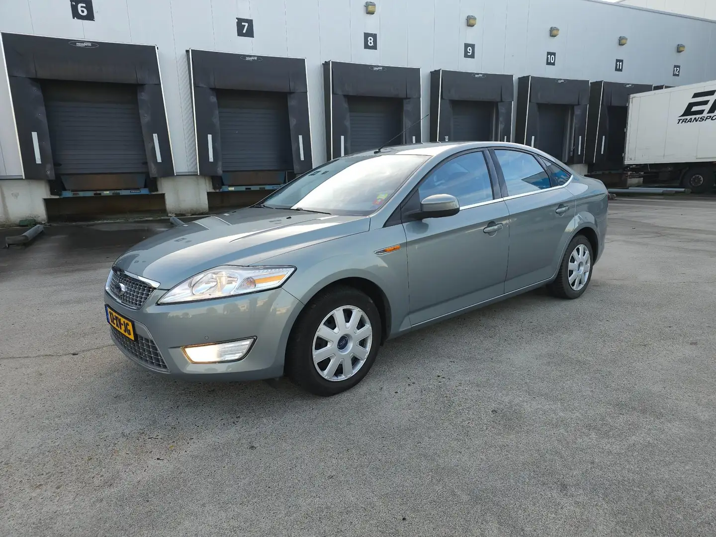 Ford Mondeo 2.0-16V Titanium - Airco _ Trekhaak - Navi - Cruis Grijs - 1