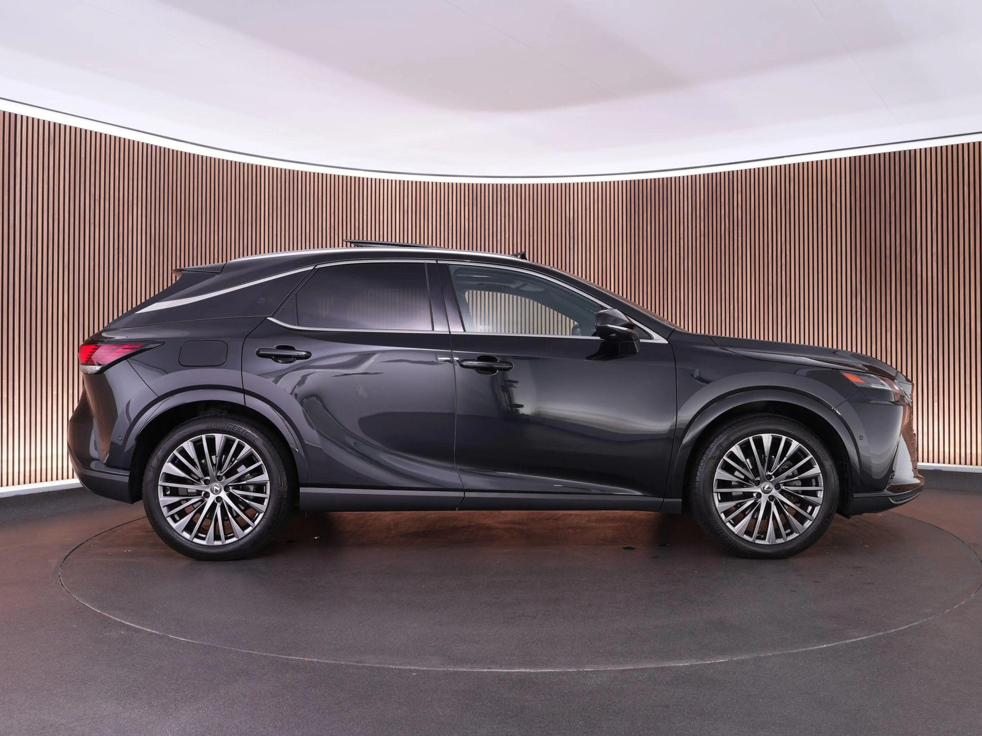 Lexus RX 450h 450h+ Plug-in Hybrid President Line |fabrieksgaran — photo 13