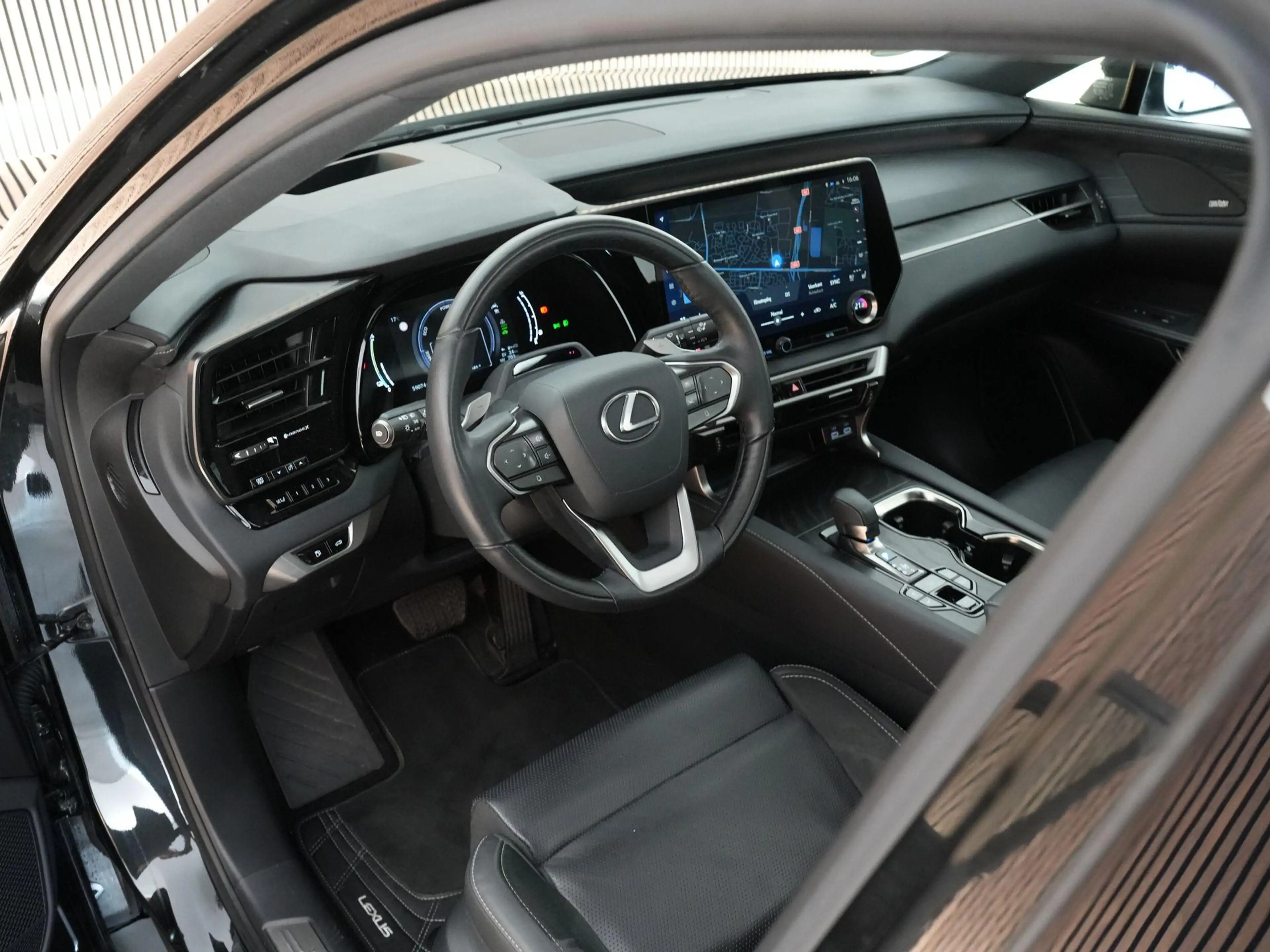 Lexus RX 450h 450h+ Plug-in Hybrid President Line |fabrieksgaran — photo 9
