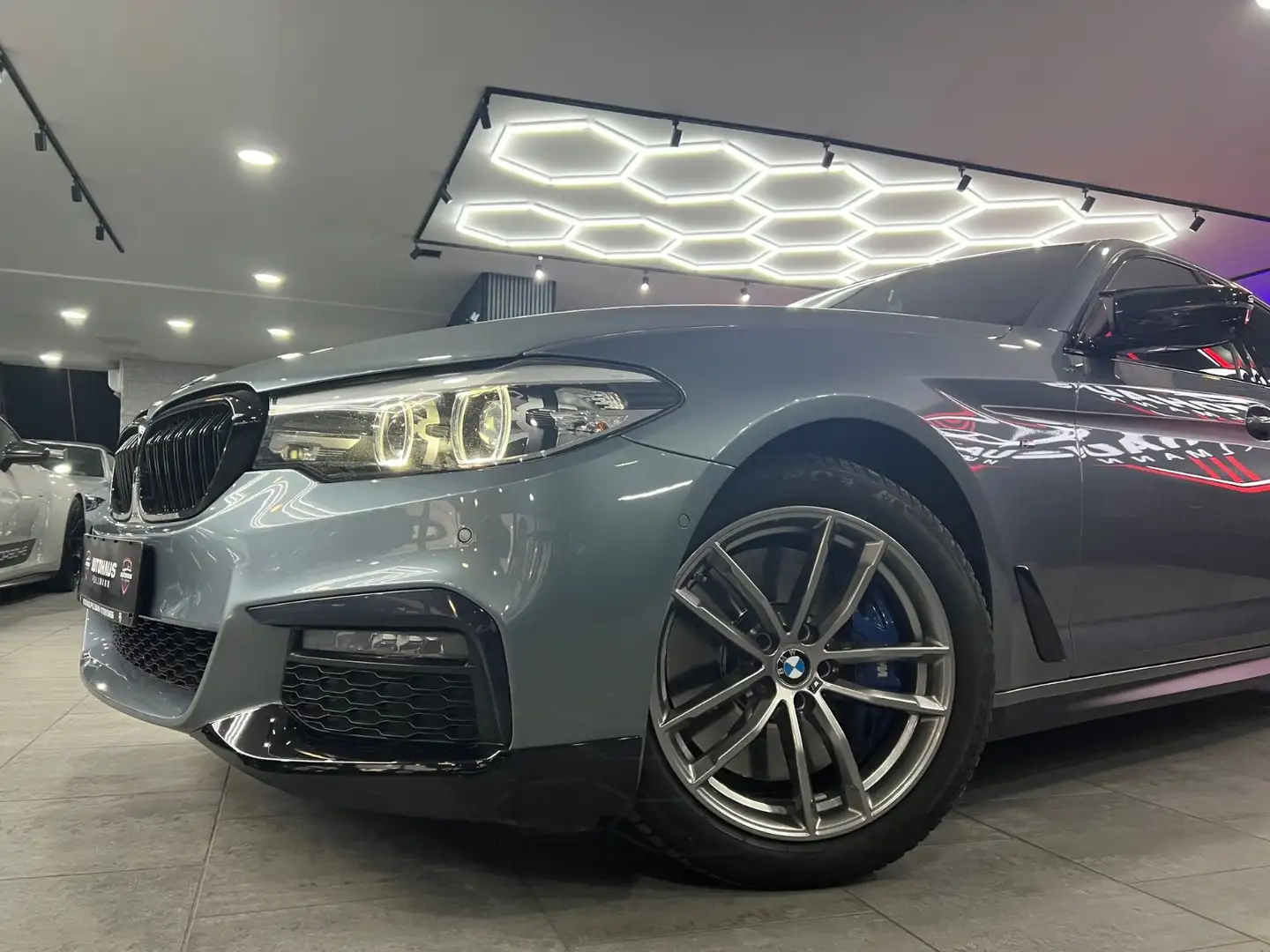 BMW 540 d xDrive M Sportpaket+M-UMBAU +360GRADKAMERA Grau - 2