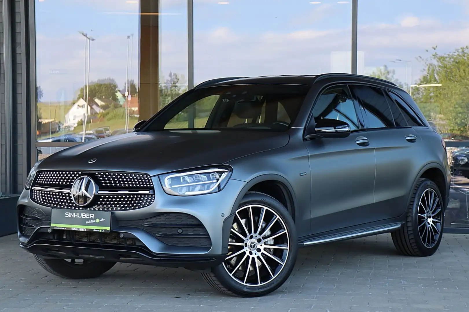 Mercedes-Benz GLC 300 de PHEV 4Matic AMG, ACC, AHK elektr., Burmester... Grijs - 1