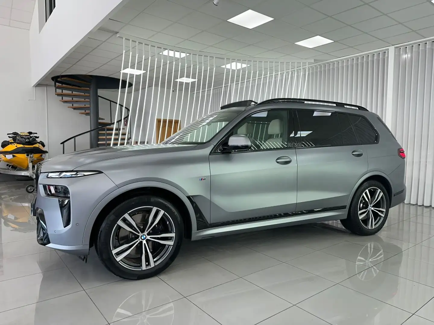 BMW X7 xDrive 40dA Grau - 2