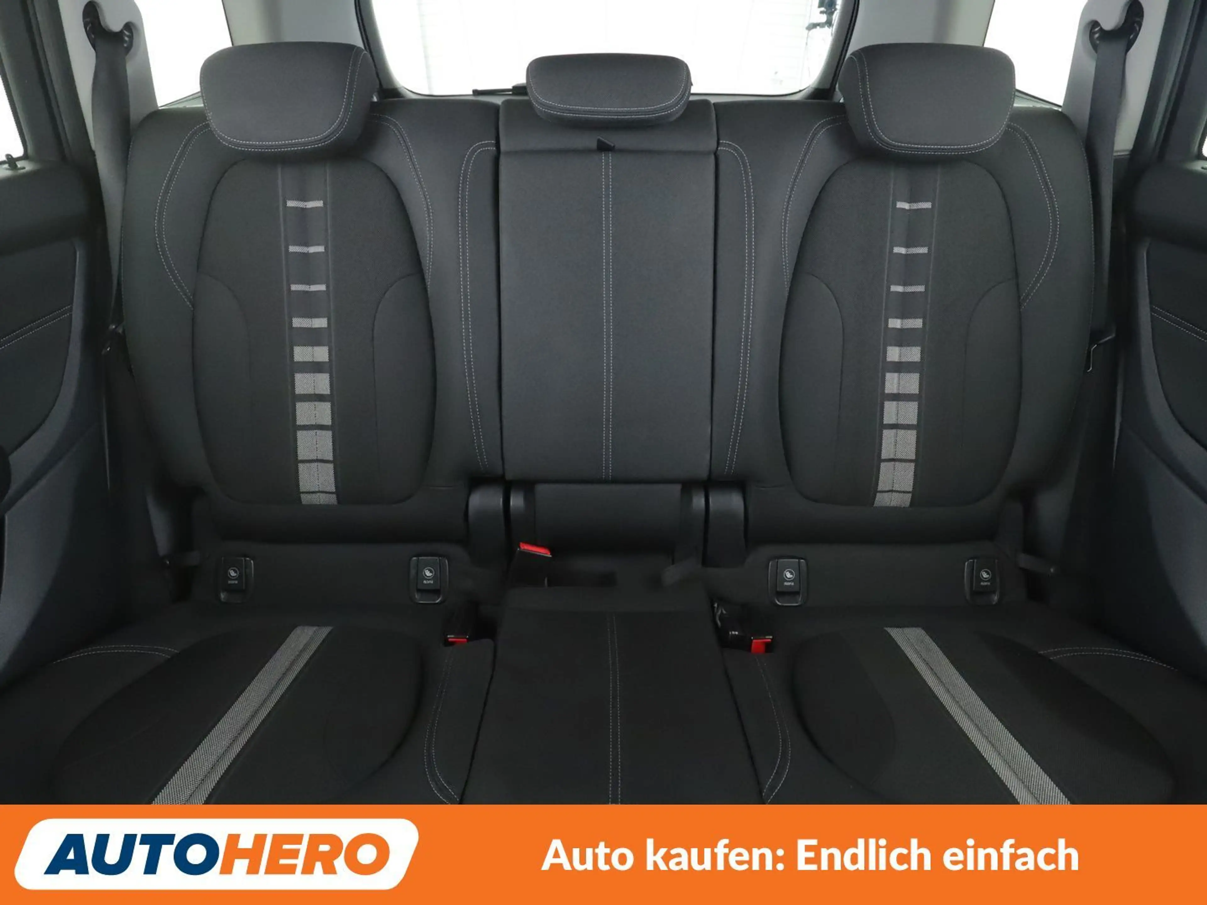 BMW 220 220i Gran Tourer Advantage Aut.*NAVI*LED*PDC* — photo 15