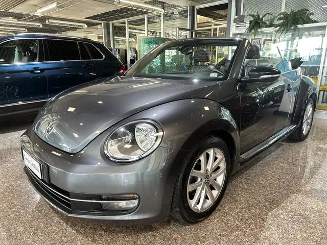 Volkswagen Maggiolino Maggiolino  Cabrio 1.6 tdi Design 105cv