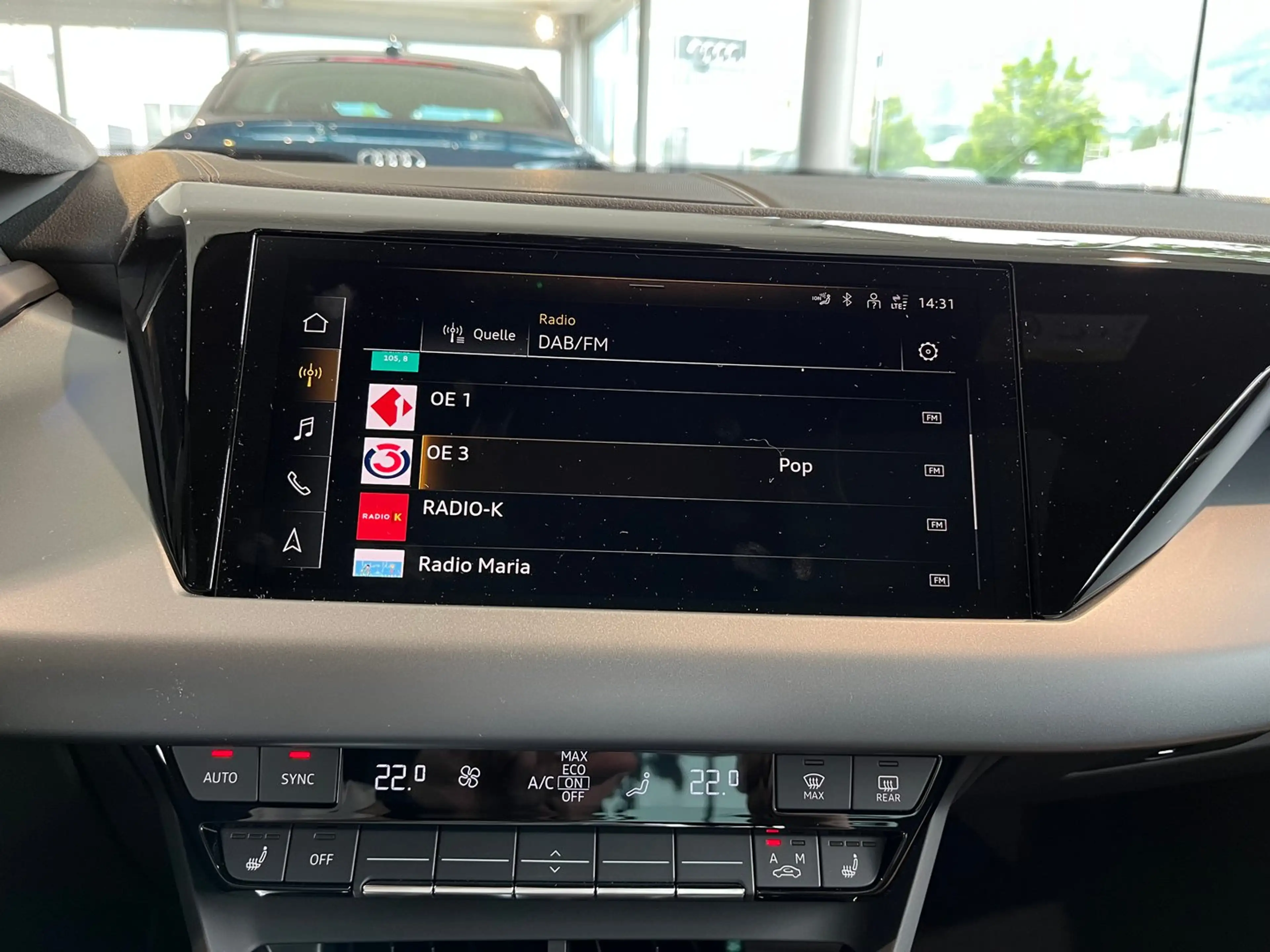 Audi e-tron GT — photo 9