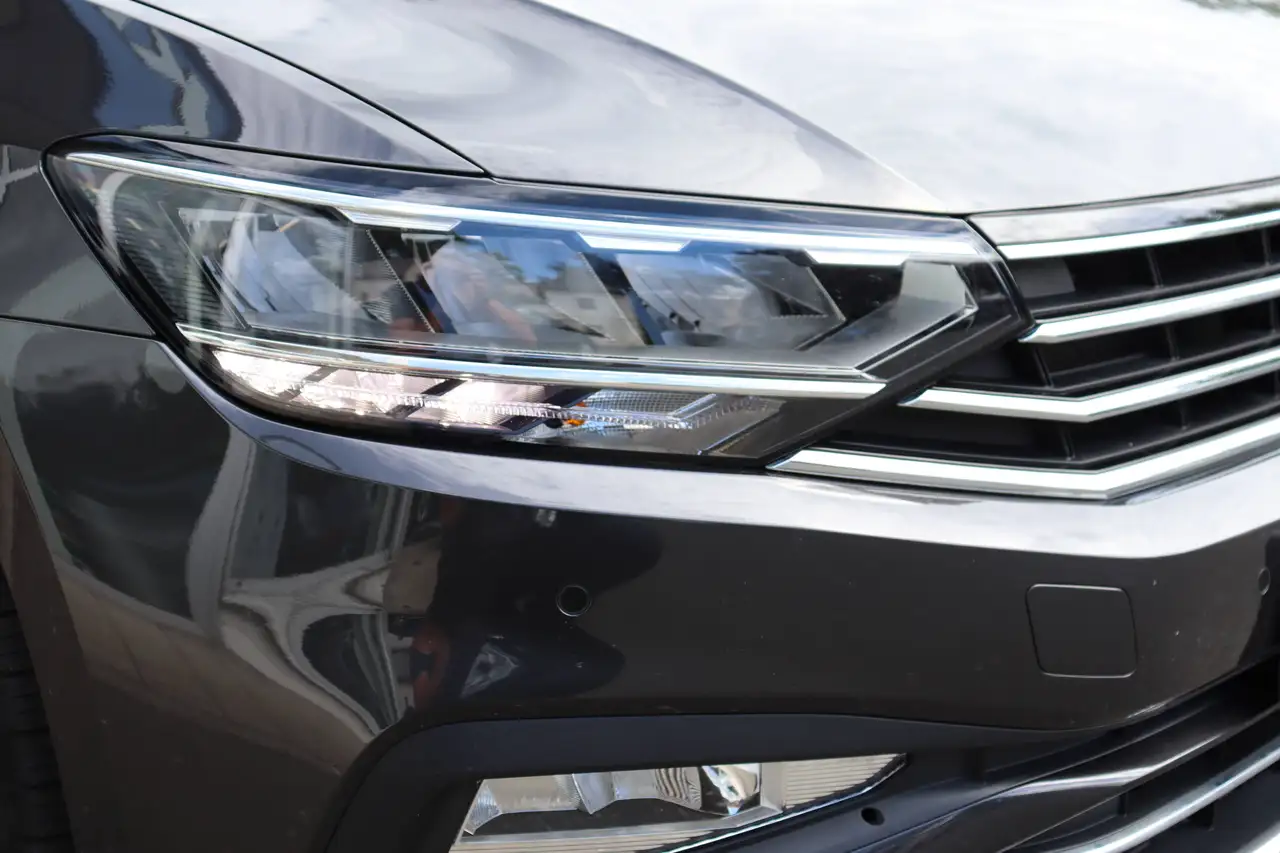 Volkswagen Passat Elegance, AHK, LED, Elektr. Heckkl, Navi, Sitzheiz., миниатюра 9