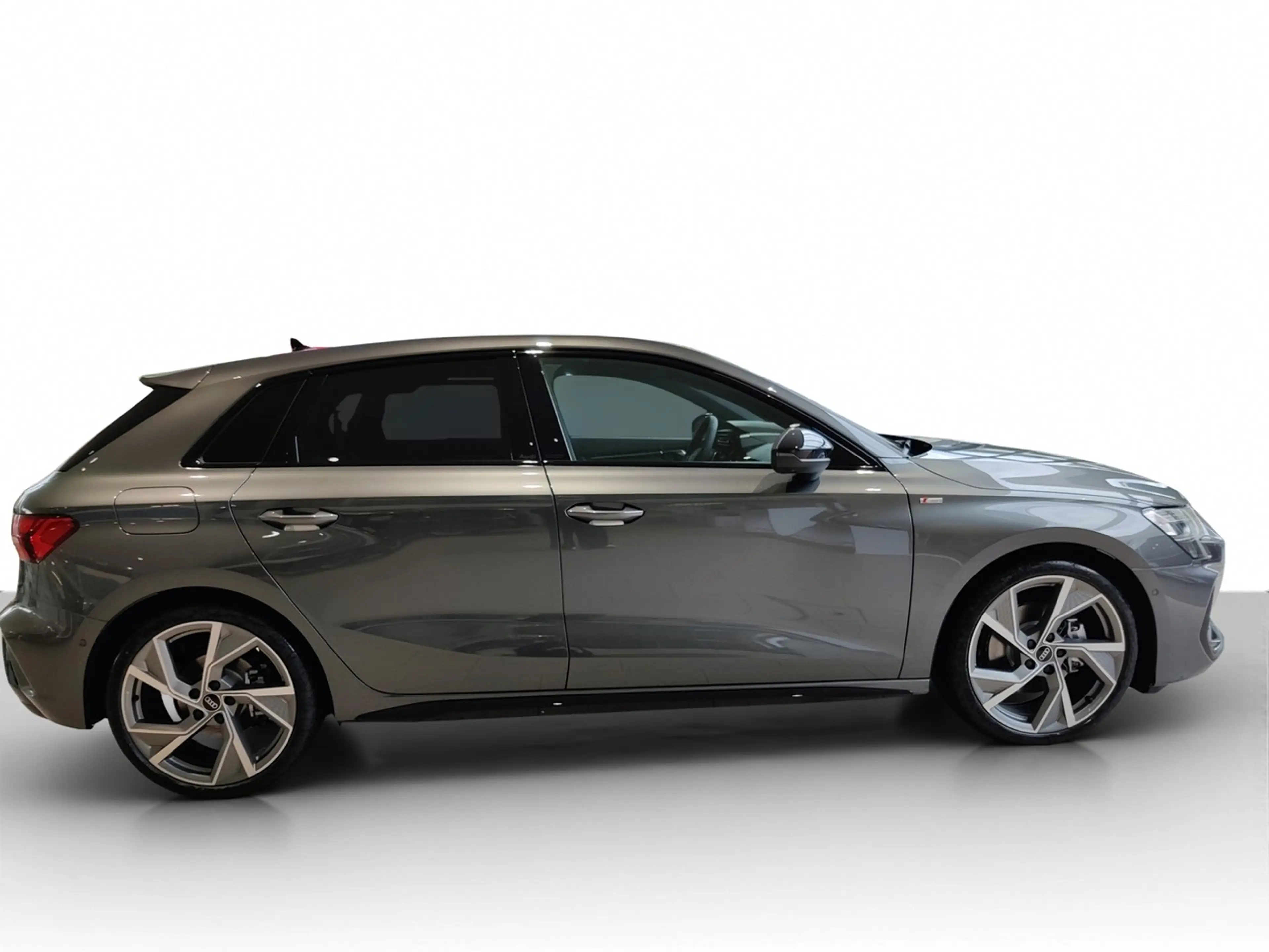 Audi A3 Sportback S line TFSI quattro 150 kW S tronic — photo 2
