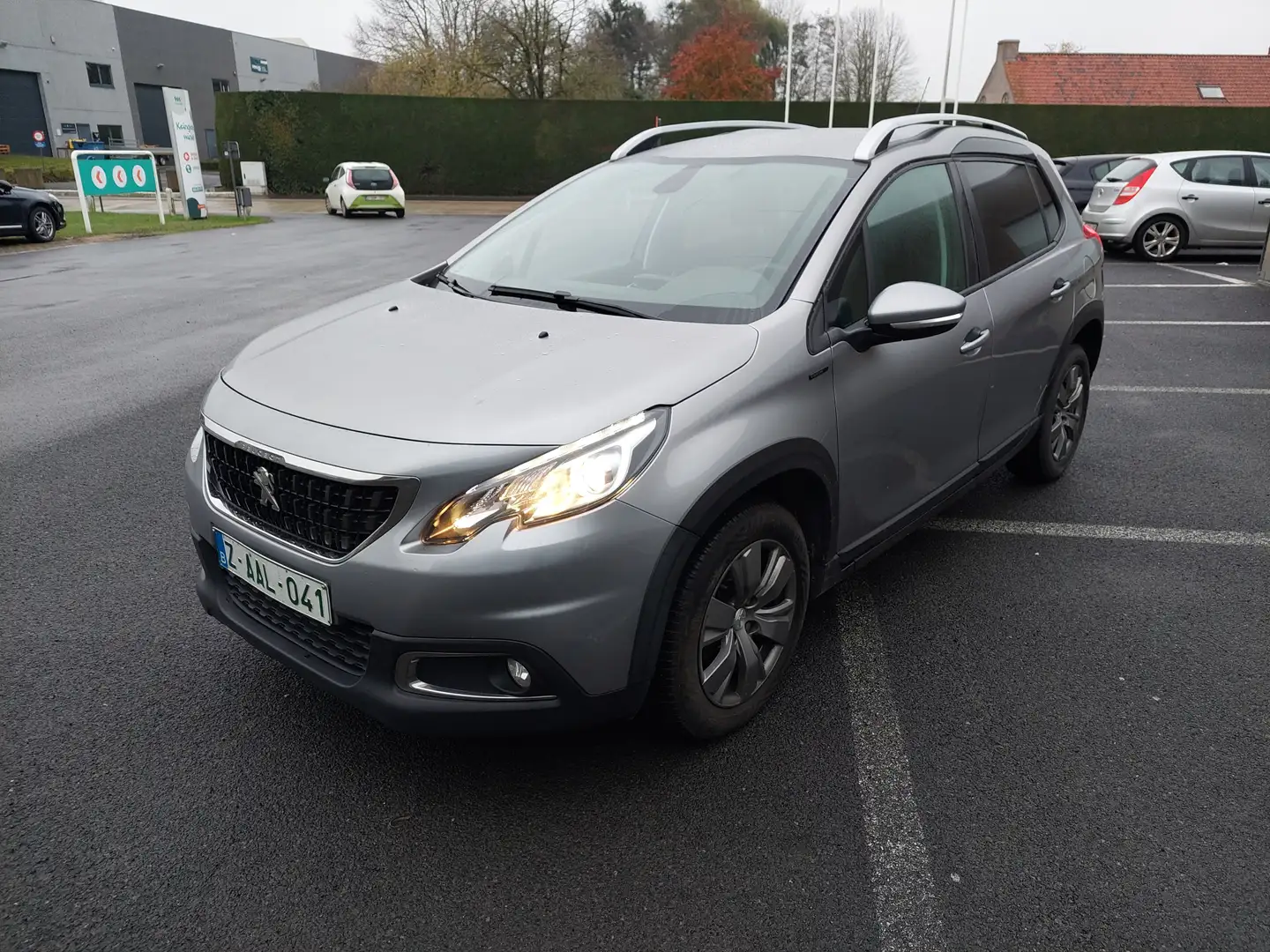 Peugeot 2008 2008 PureTech 110 signature Gris - 1