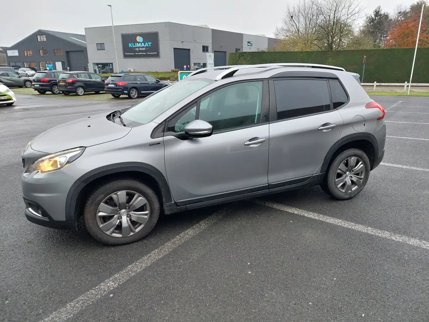 Peugeot 2008 2008 PureTech 110 signature Gris - 2