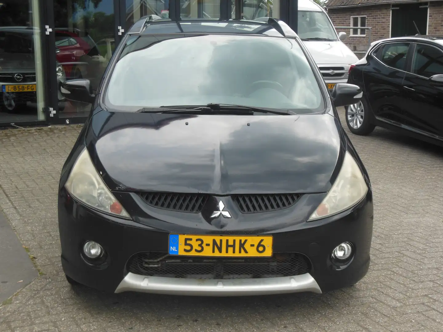Mitsubishi Grandis 2.4-16V InSport Automaat Staat in De Krim Noir - 2