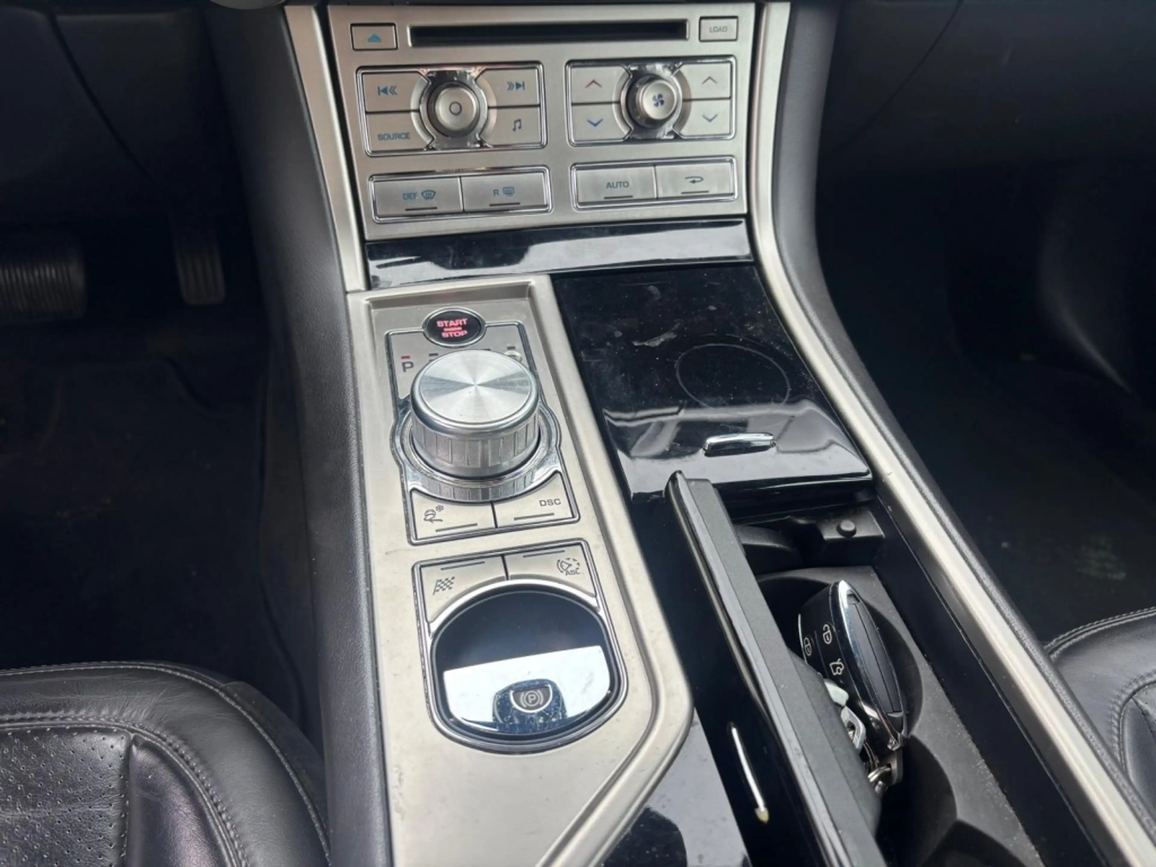 Jaguar XF 3.0D Diesel V6 S Portfolio 2010 Zwart Youngtimer — photo 15