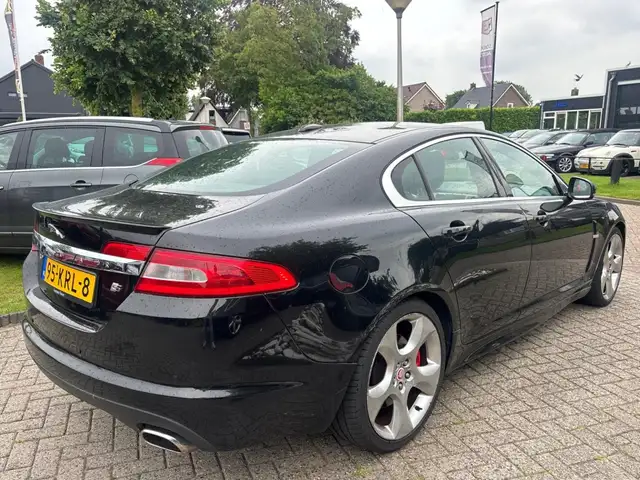Jaguar XF view 8