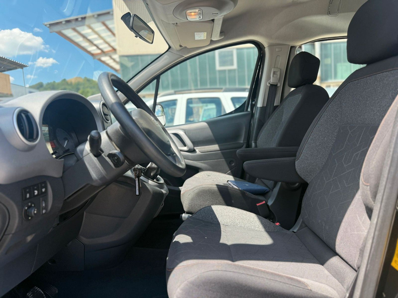 Peugeot Partner Tepee Active, AHK — photo 7