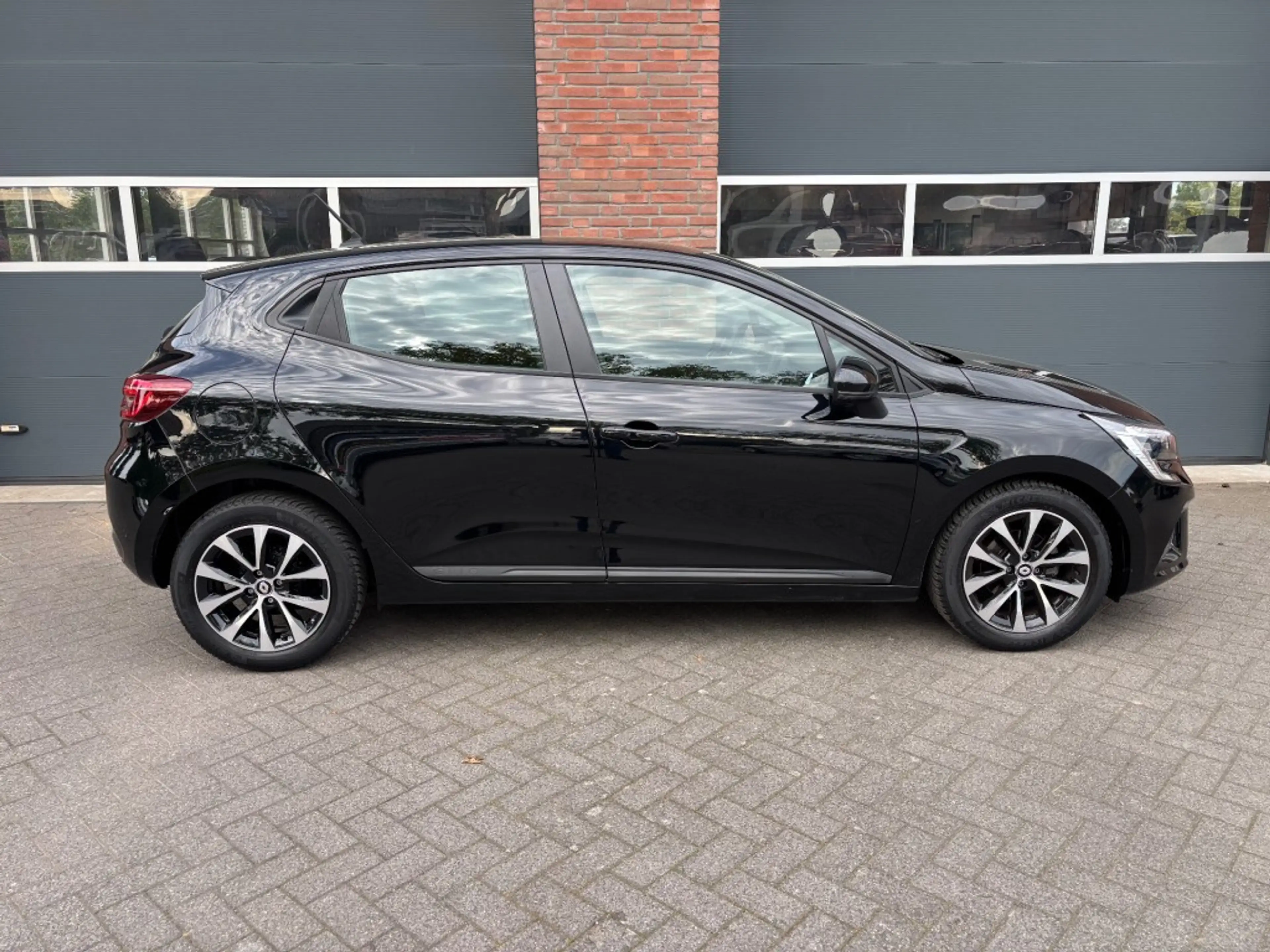 Renault Clio 1.0 TCE ZEN — photo 5
