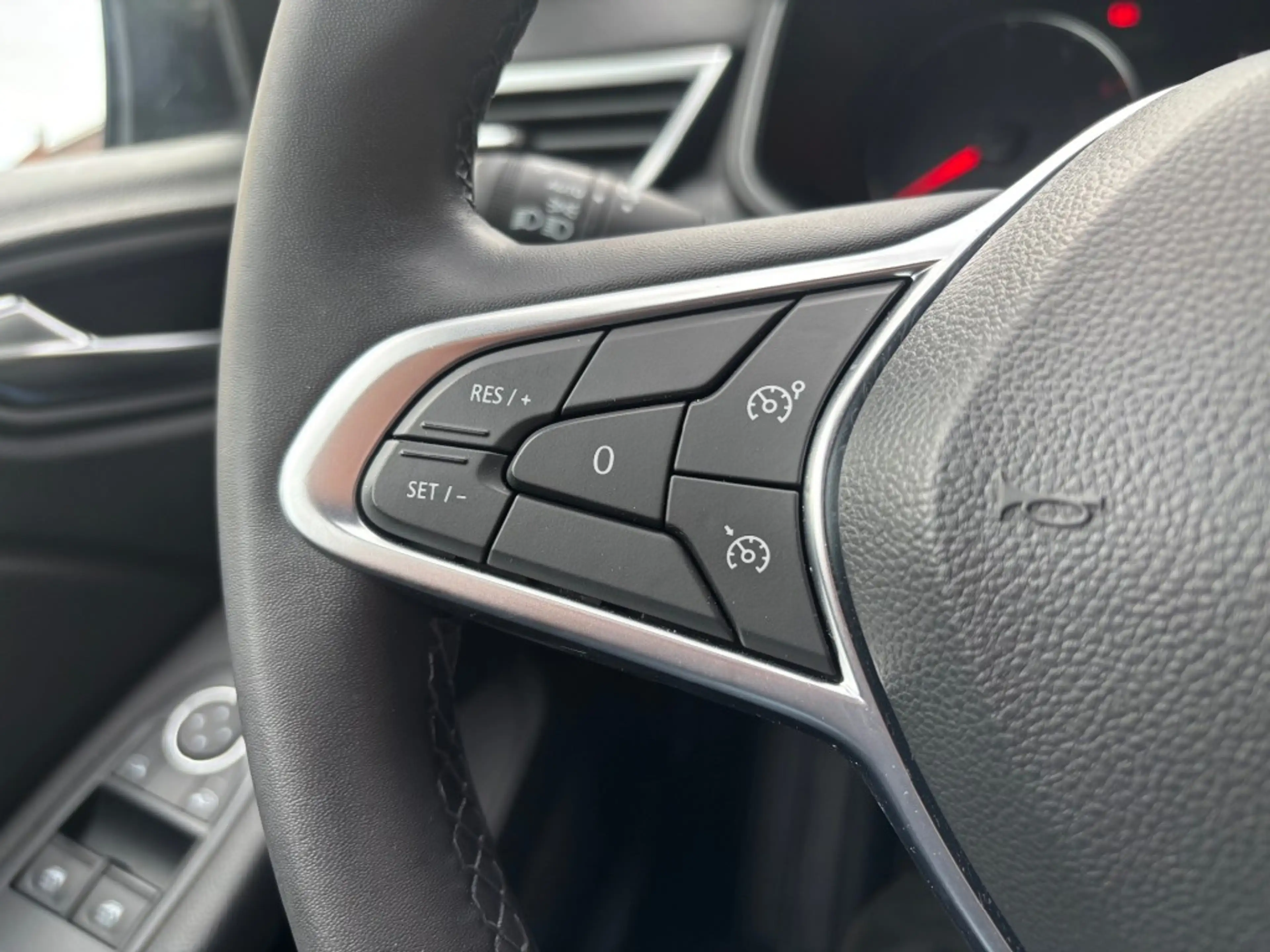 Renault Clio 1.0 TCE ZEN — photo 10