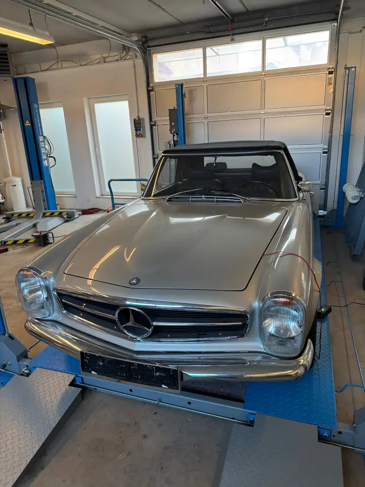 Mercedes-Benz SL 280