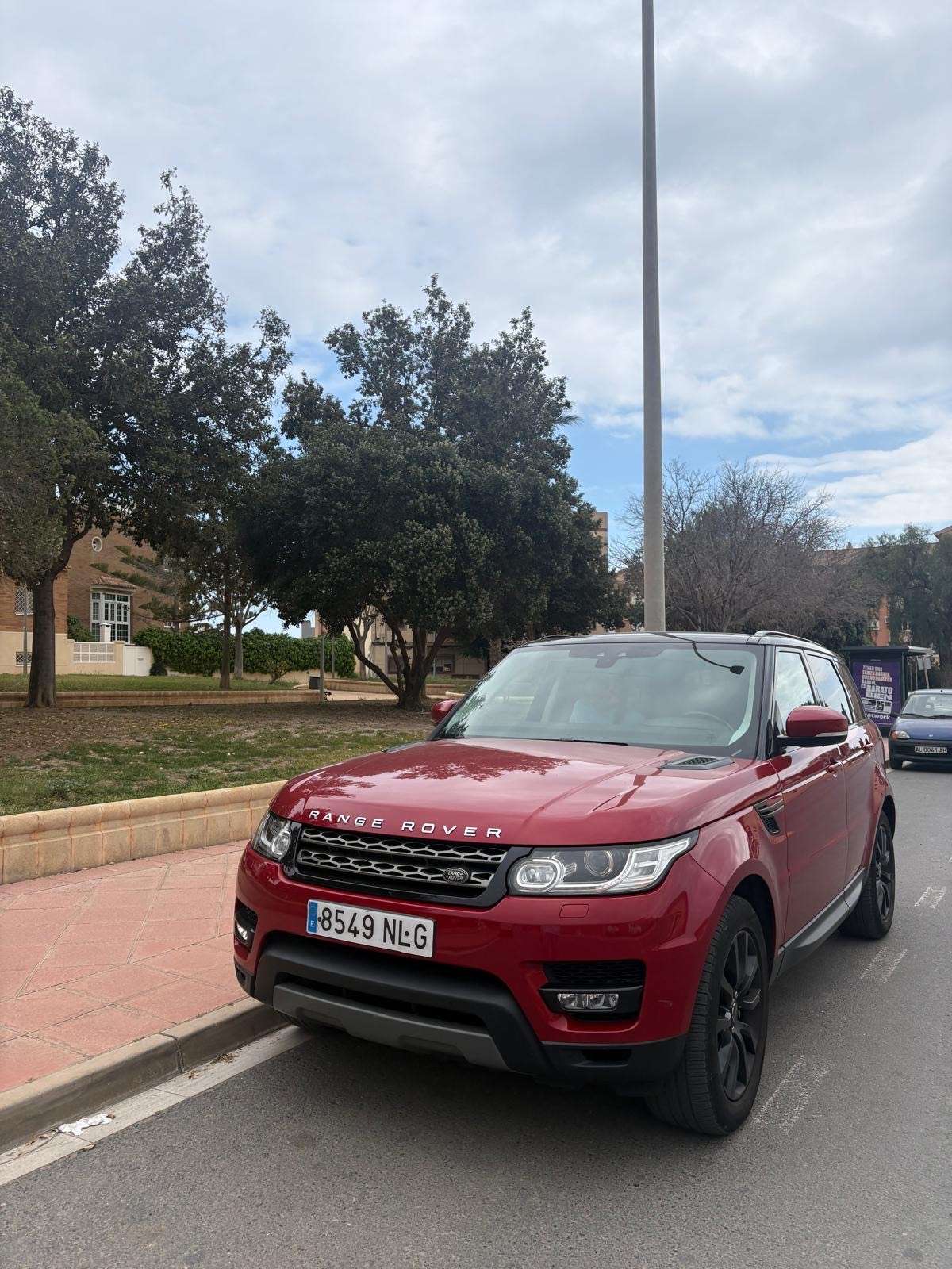 Land Rover Range Rover Sport 2.0 SD4 SE - foto 1