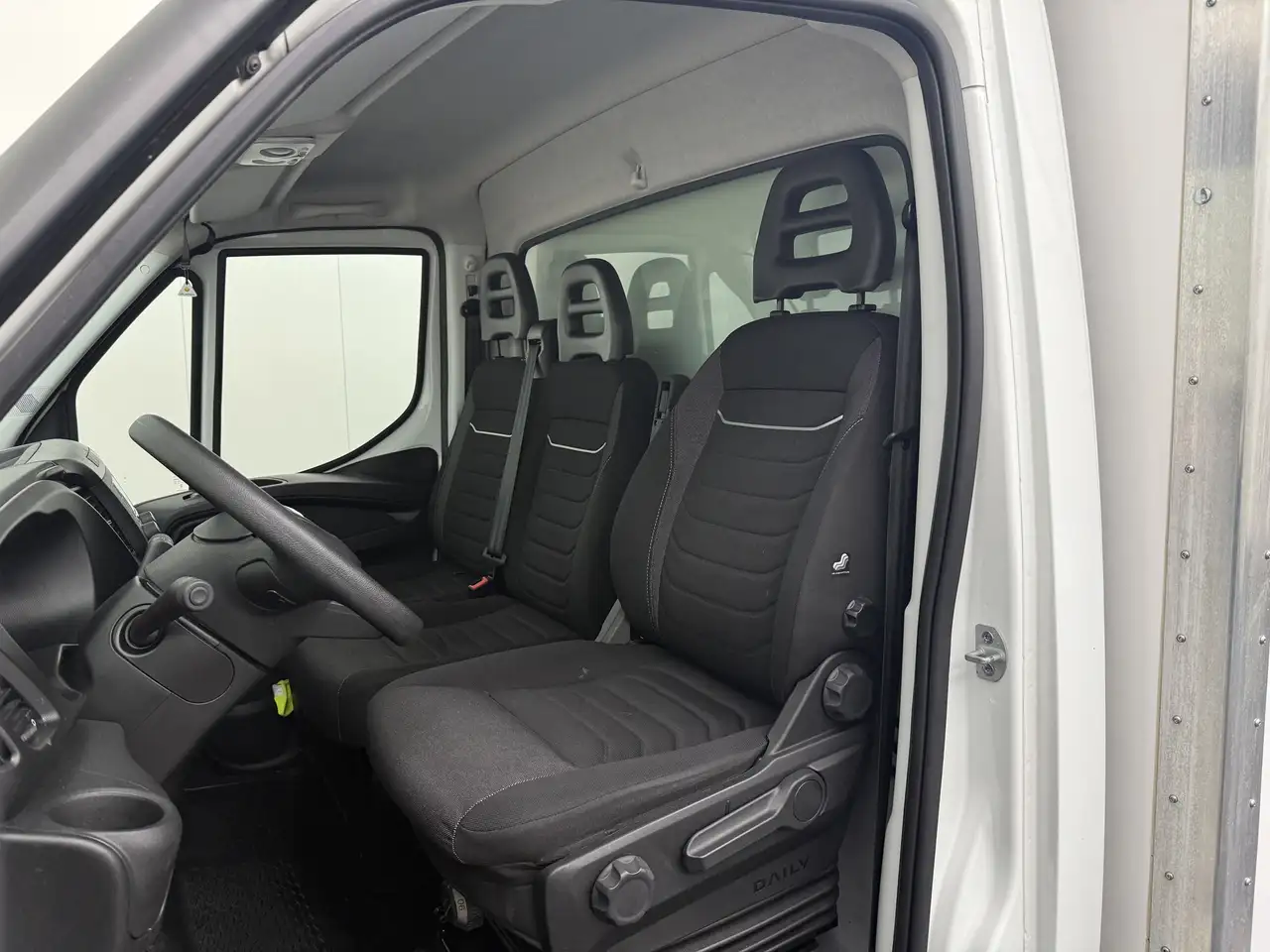Iveco Daily 2024 — фото 19