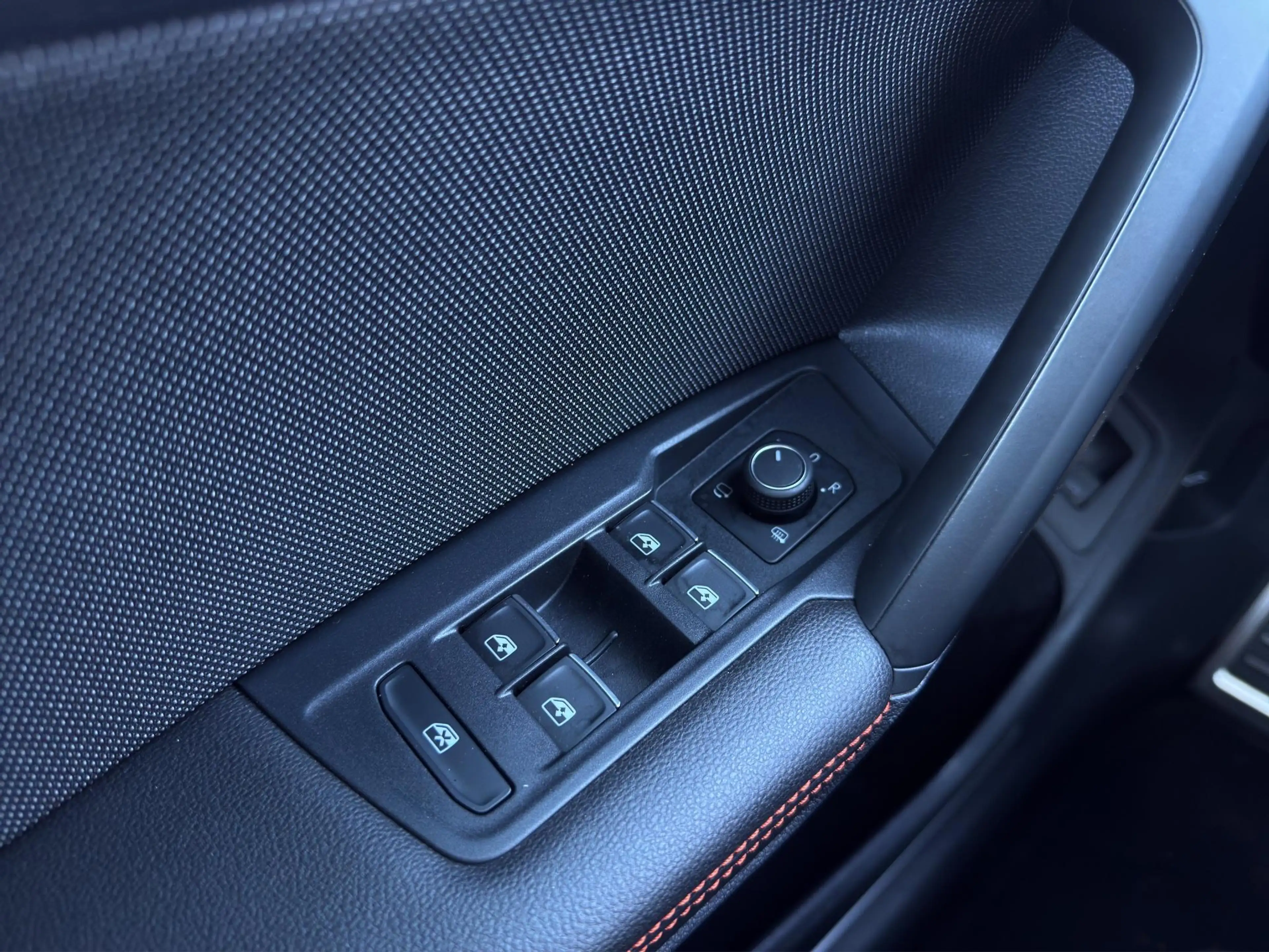 SEAT Tarraco 1.4 TSI e-Hybrid PHEV FR Business Intense /Apple & — photo 17