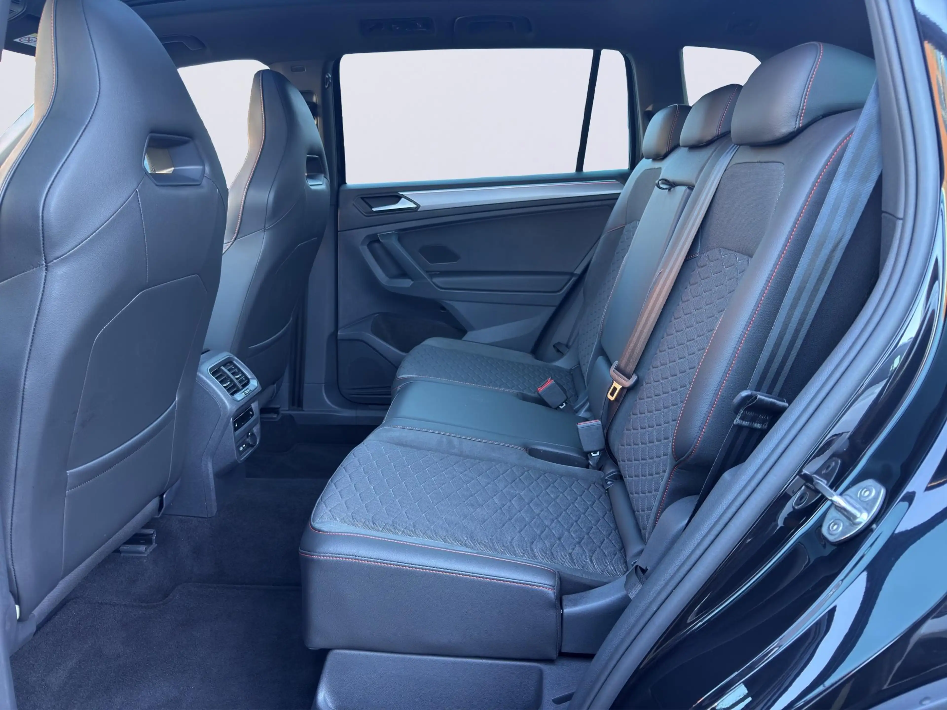 SEAT Tarraco 1.4 TSI e-Hybrid PHEV FR Business Intense /Apple & — photo 27