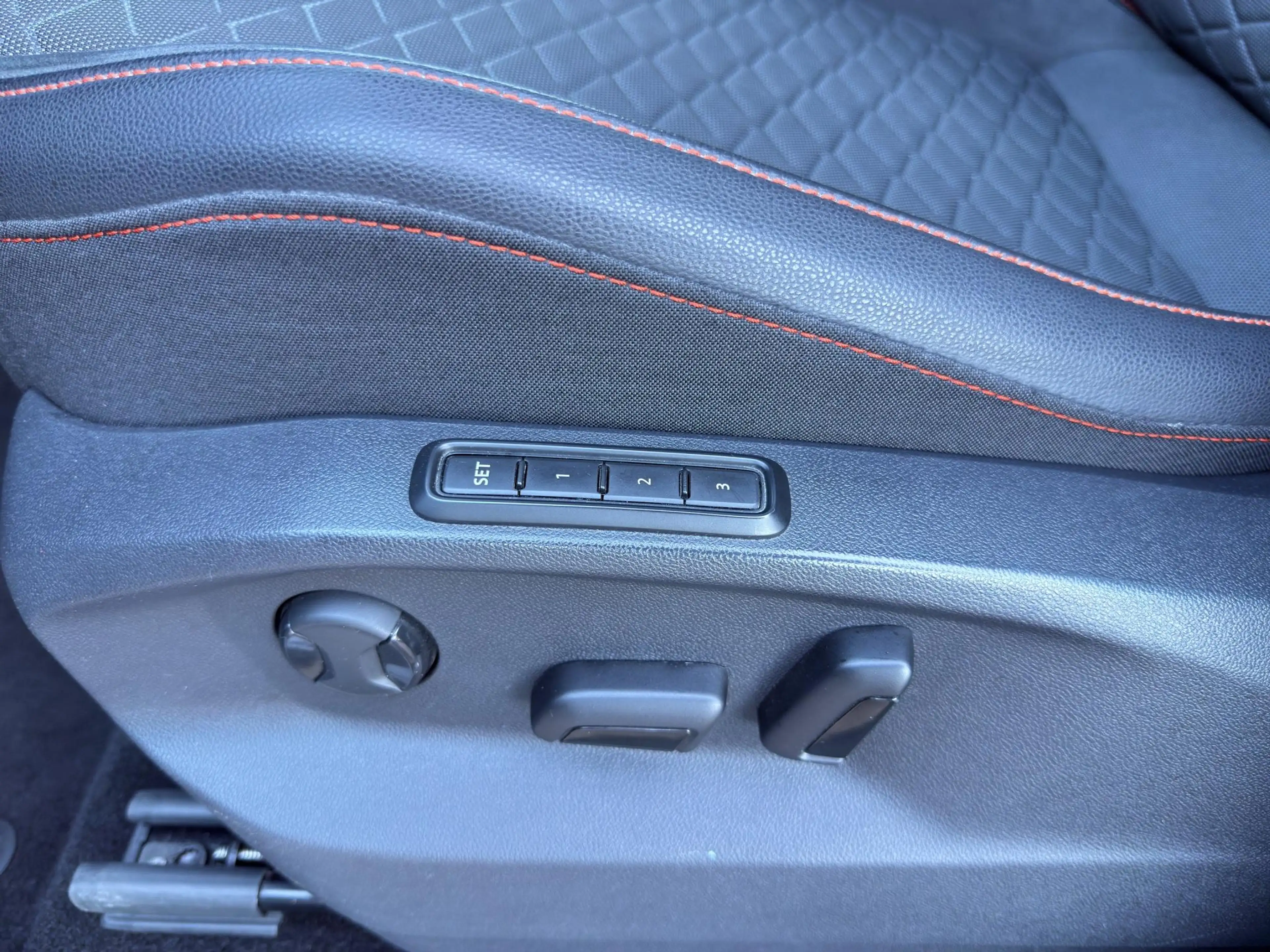 SEAT Tarraco 1.4 TSI e-Hybrid PHEV FR Business Intense /Apple & — photo 10