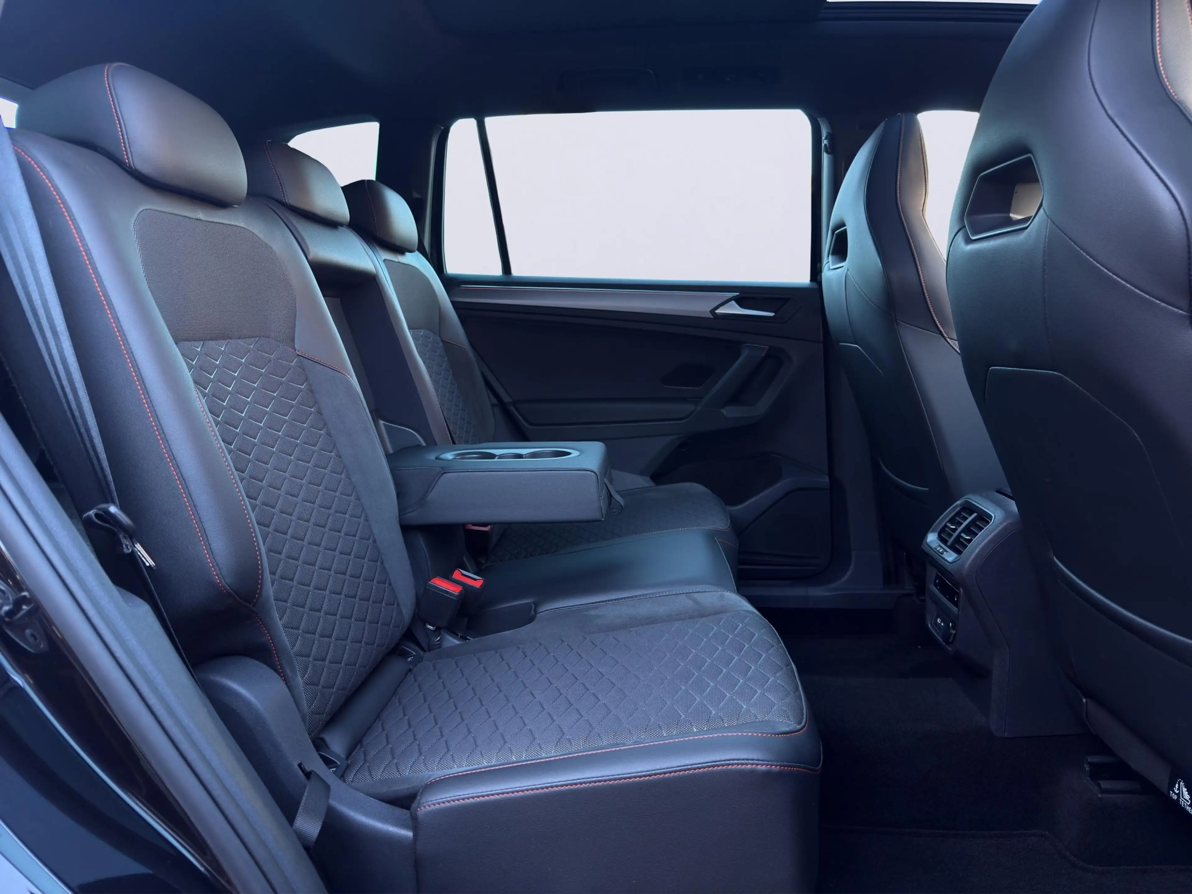 SEAT Tarraco 1.4 TSI e-Hybrid PHEV FR Business Intense /Apple & — photo 30