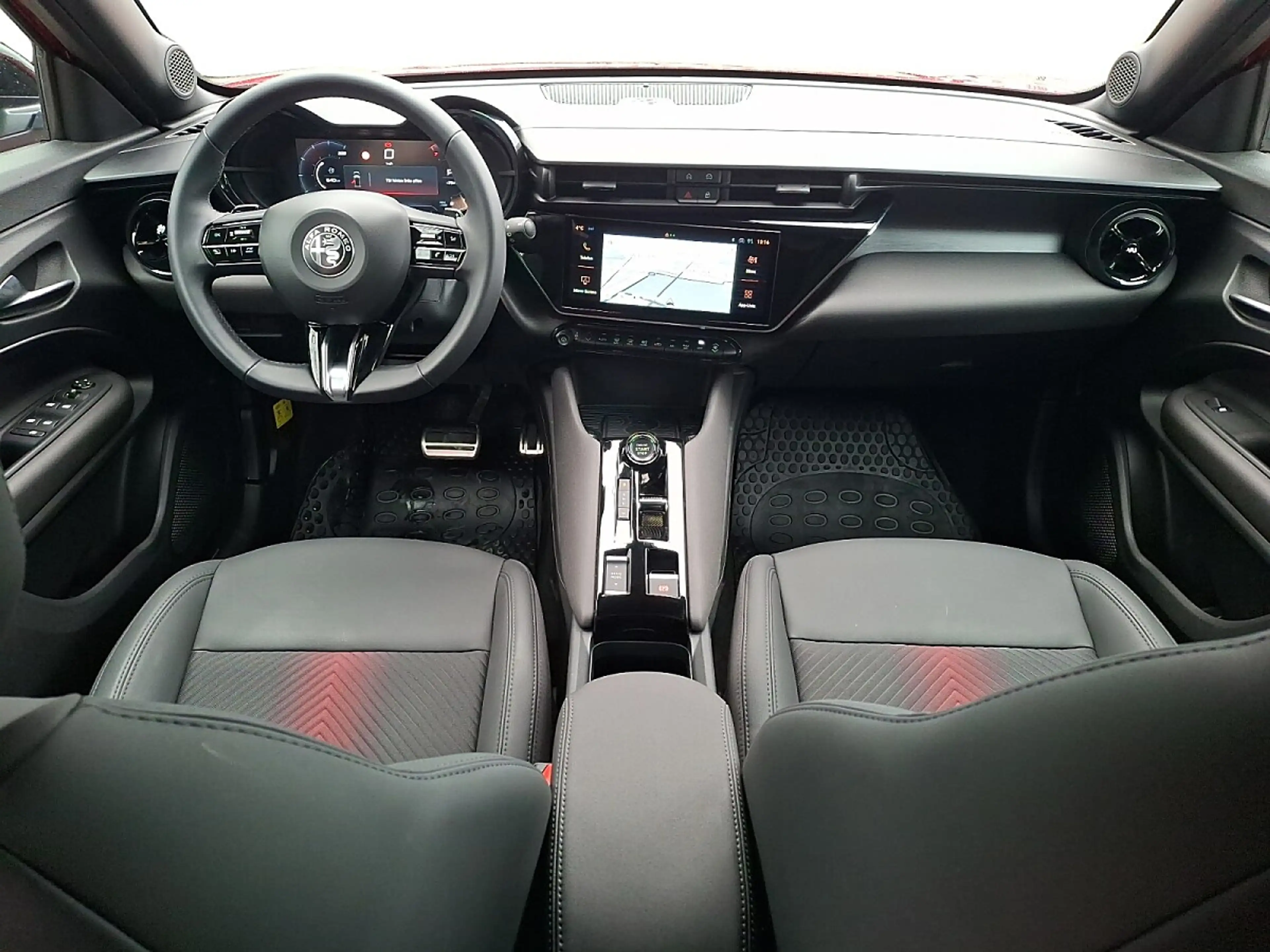 Alfa Romeo Junior 1.2 MHEV 100kW Speciale e-DCT6 Ibrid — photo 10