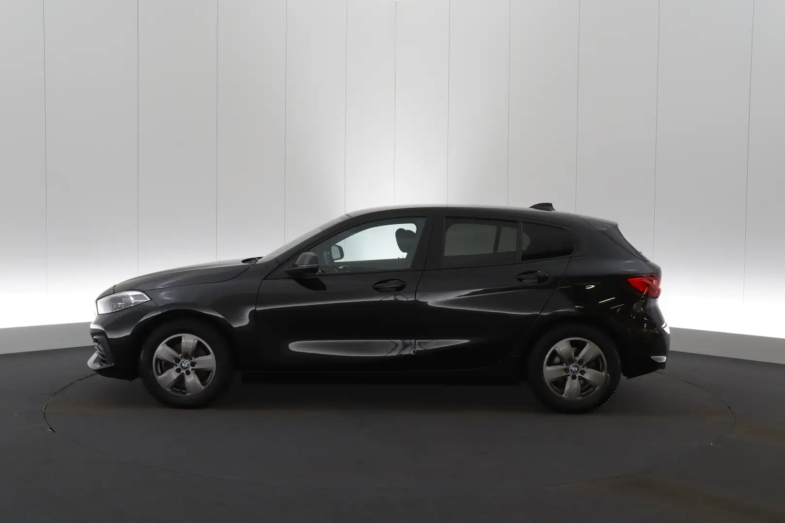 BMW 116 1 116iA Business LED GPS PDC Carplay Verw. Zetels Noir - 2