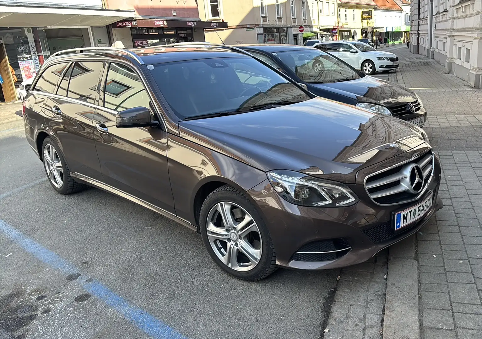 Mercedes-Benz E 350 T BlueTEC Avantgarde Aut. 4-matic Braun - 2
