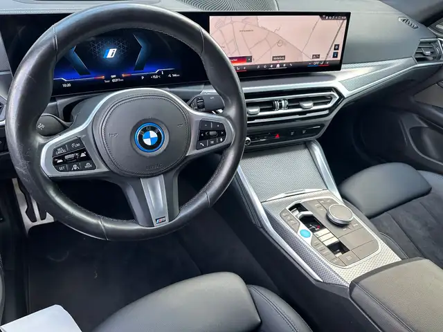 BMW I4 view 11