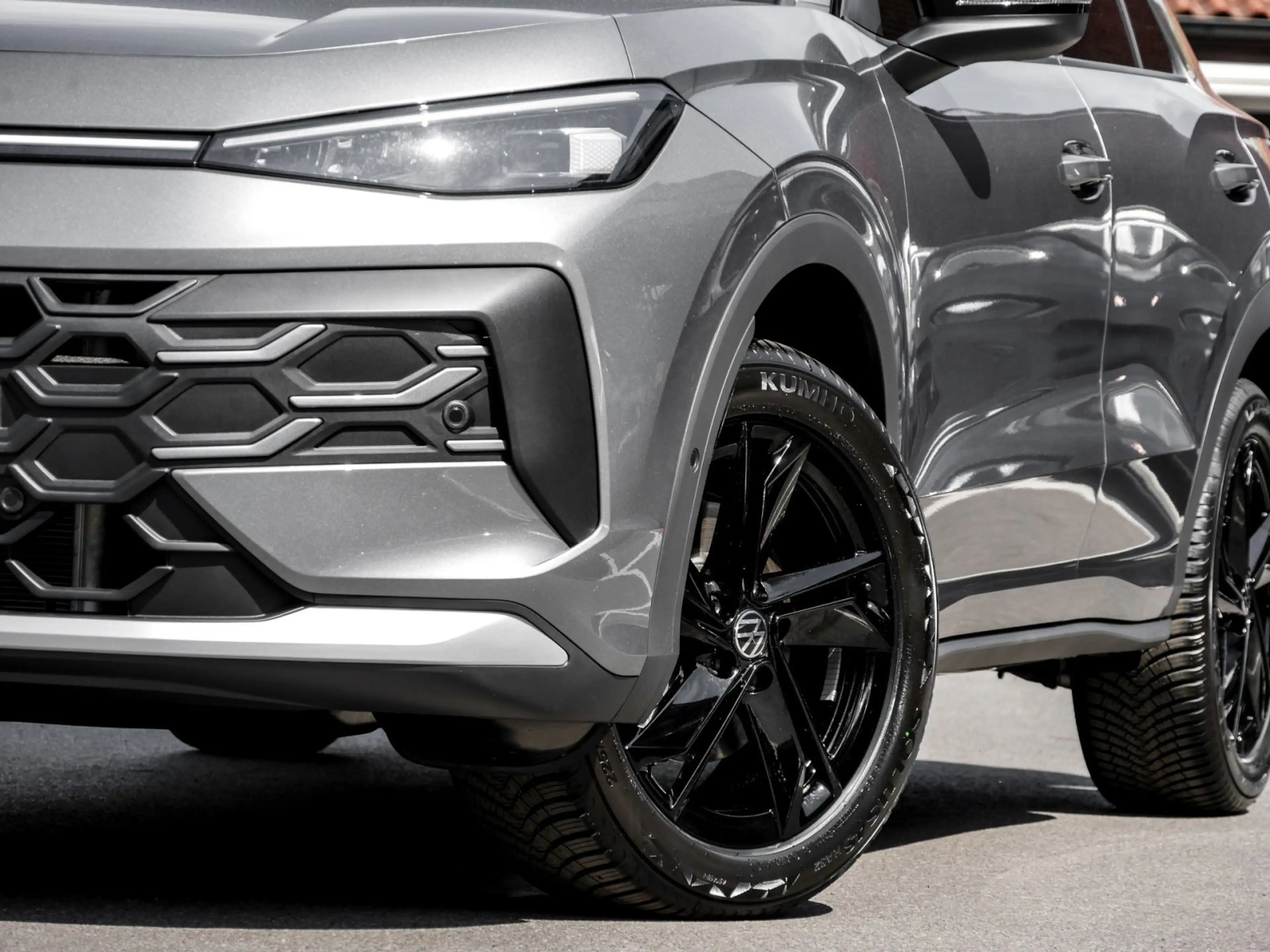 Volkswagen T-Roc Style 1.5 eTSI DSG LED+ Navi AHK ACC 18" Massag... — photo 5
