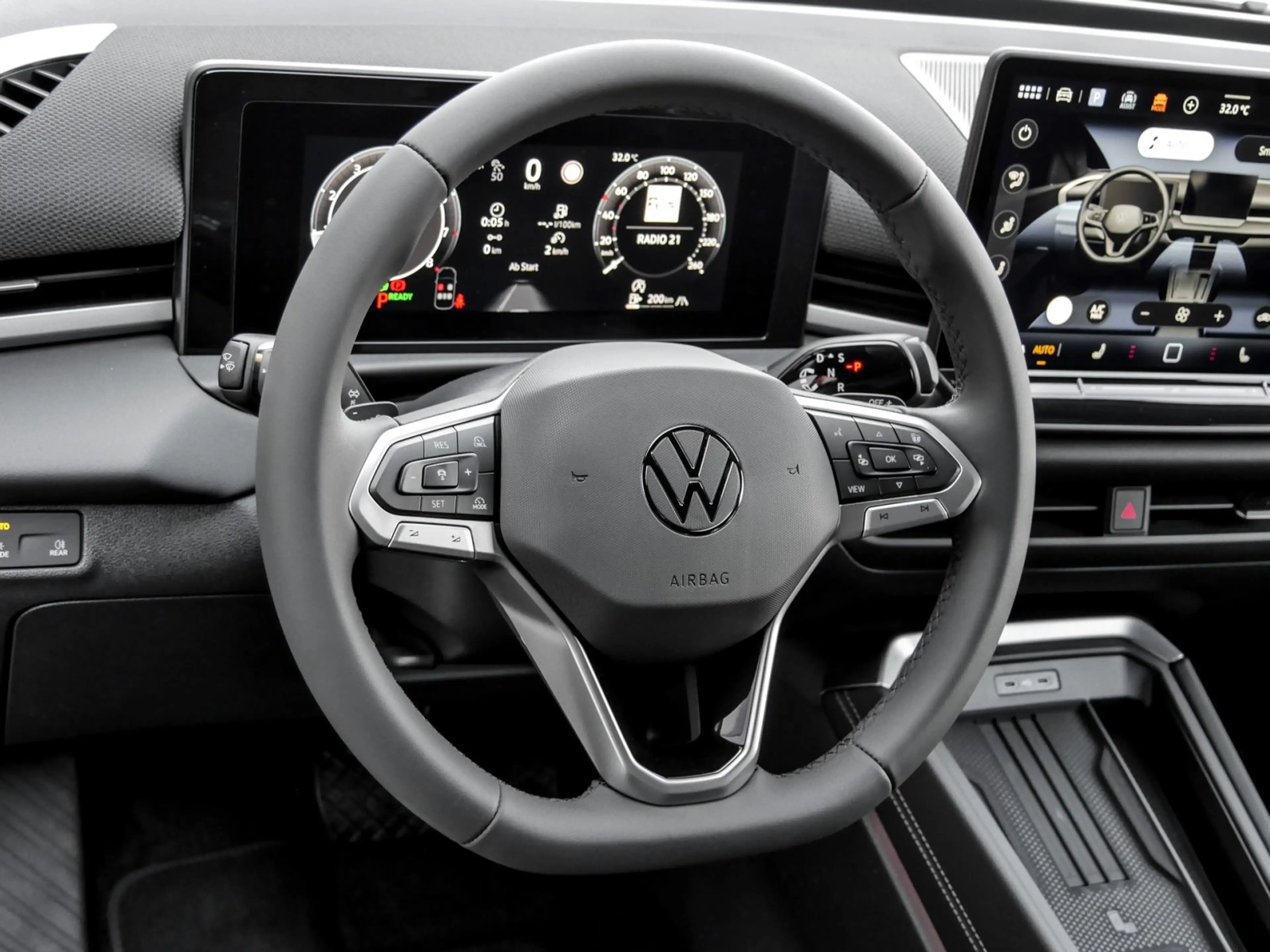 Volkswagen T-Roc Style 1.5 eTSI DSG LED+ Navi AHK ACC 18" Massag... — photo 9