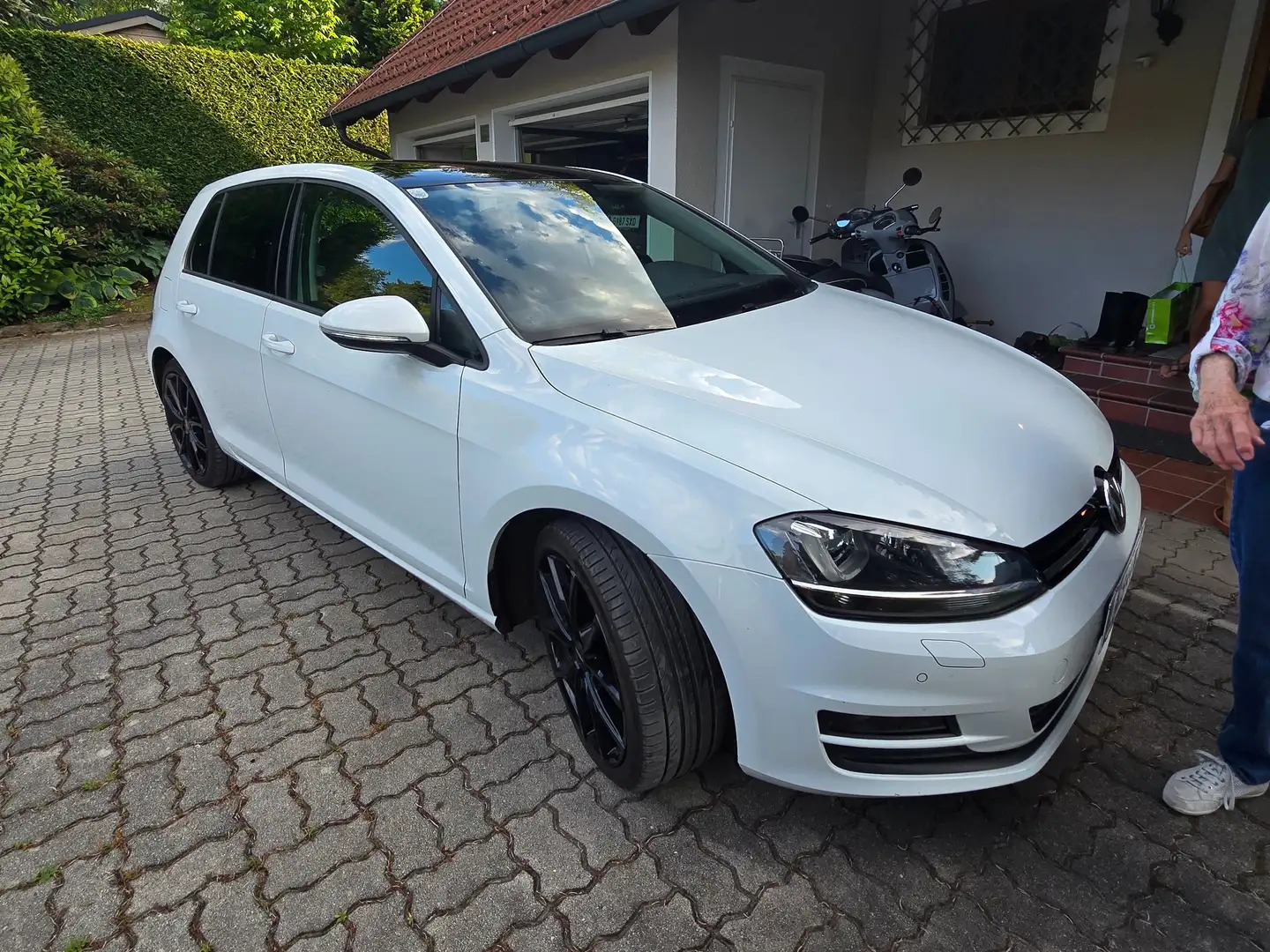 Volkswagen Golf 2,0TDI 4Motion ACC Pano Xenon Multif. Weiß - 2