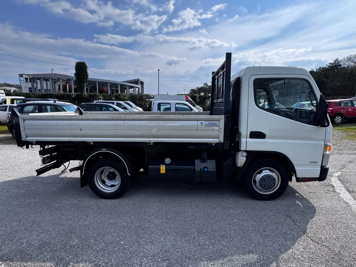 Mitsubishi Canter Ribaltabile Trilaterale Weiß - 1