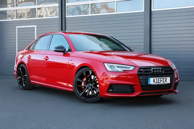 Audi S4 3.0T quattro/B&O/MASSAGE/SHZ/CarPlay/TOTW/R19