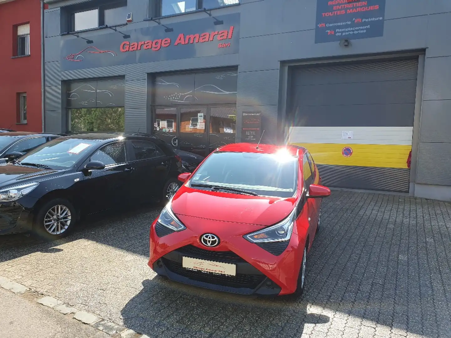 Toyota Aygo X-PLAY II Rouge - 1