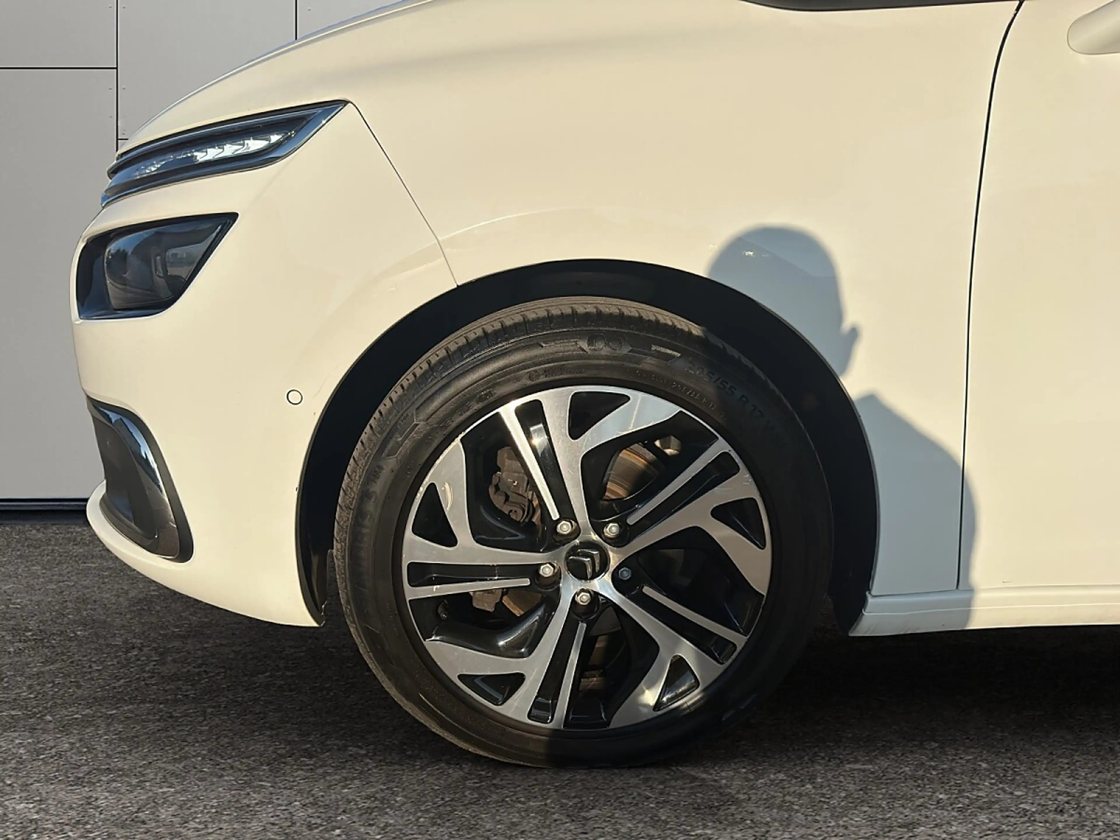 Citroen Grand C4 Picasso PureTech 130 S&S EAT6 Shine — photo 6